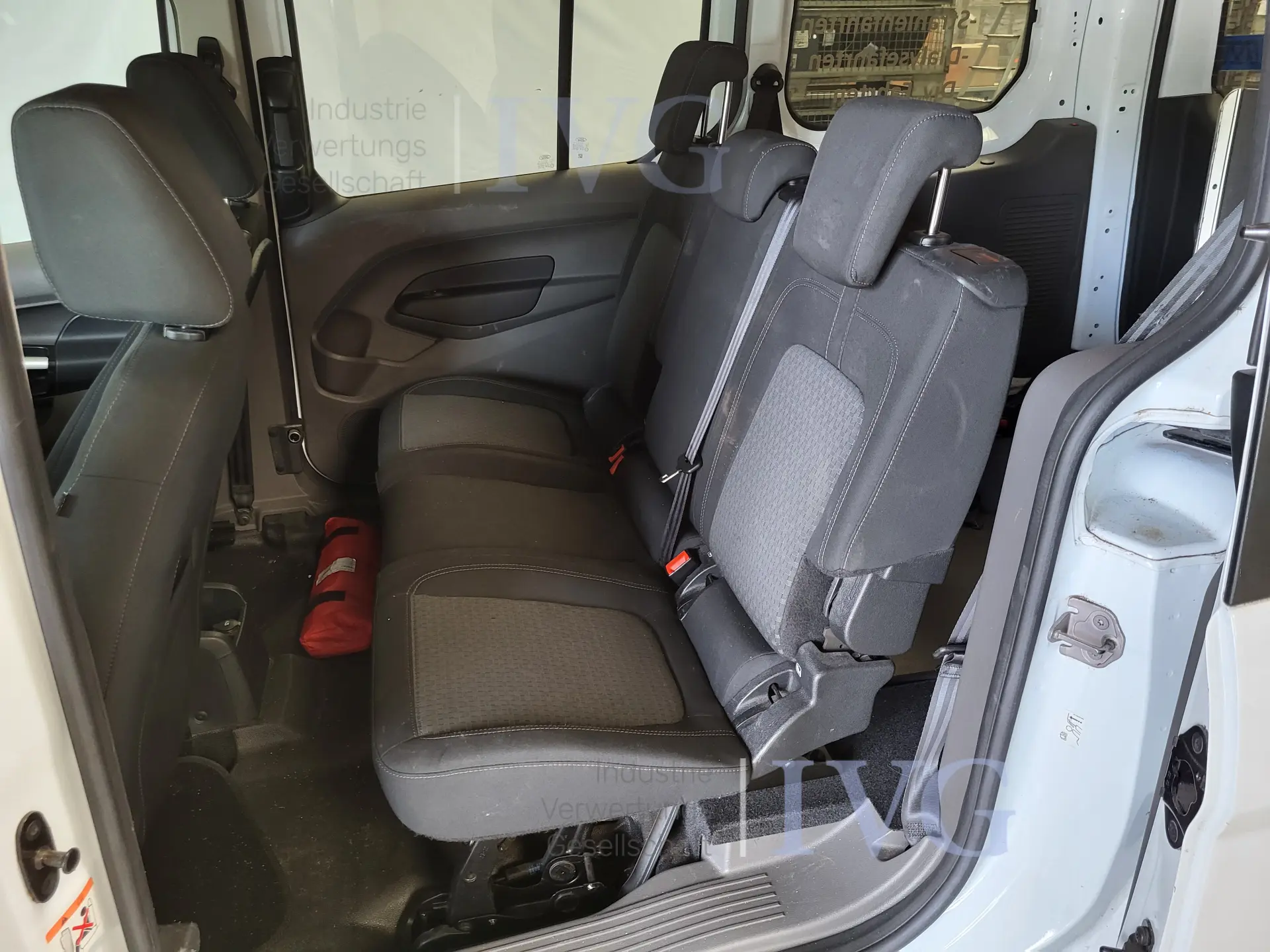 Voertuig voor personenvervoer met 8 zitplaatsen, rolstoeltoegankelijk FORD Transit – foto 20 – kavel bij IVG, Kirchlengern