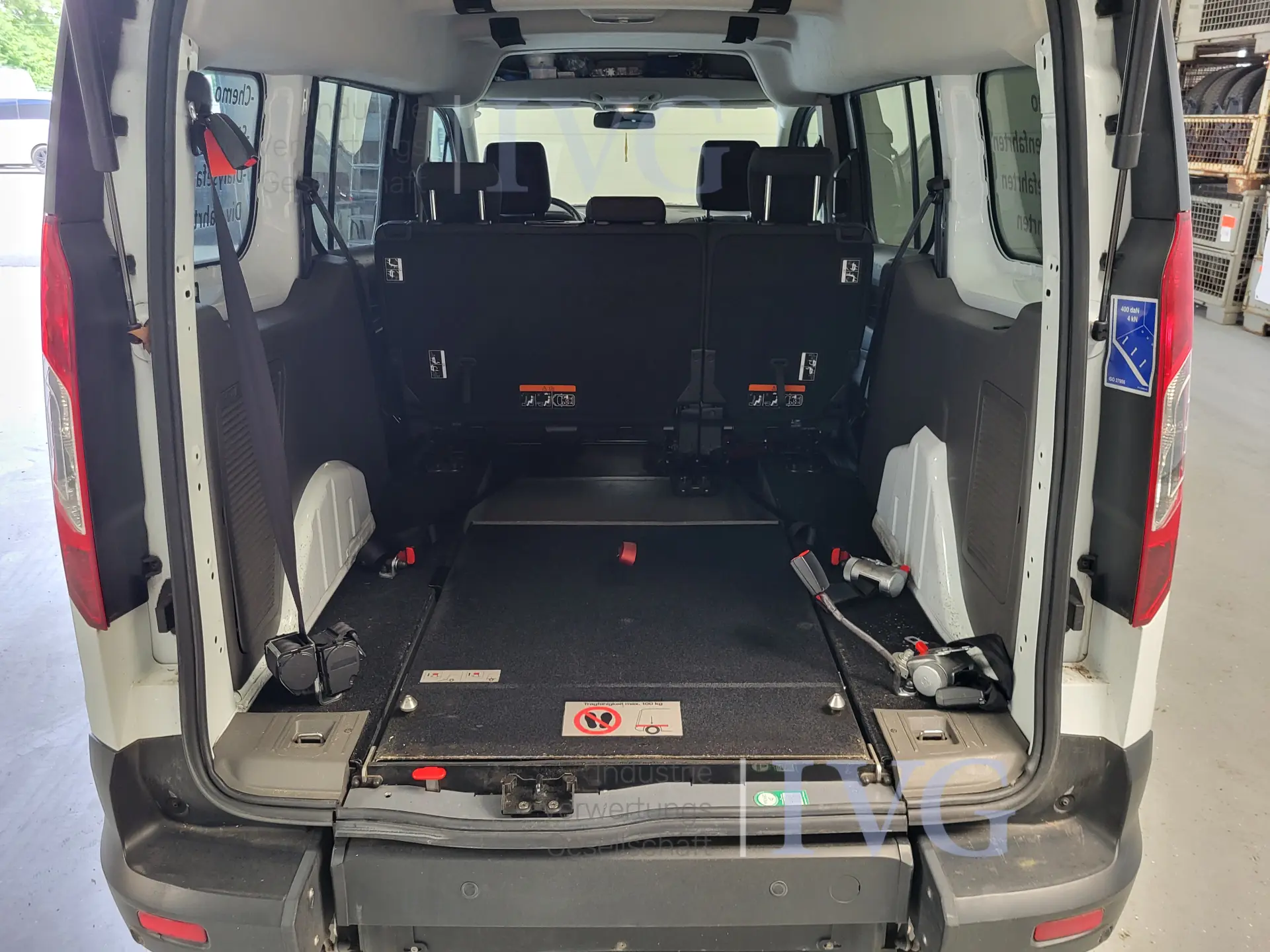 Voertuig voor personenvervoer met 8 zitplaatsen, rolstoeltoegankelijk FORD Transit – foto 25 – kavel bij IVG, Kirchlengern