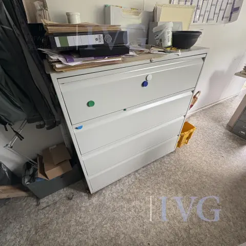 Stahl-Schrank