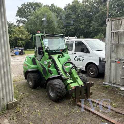 Teleskop-Radlader AVANT 755 i