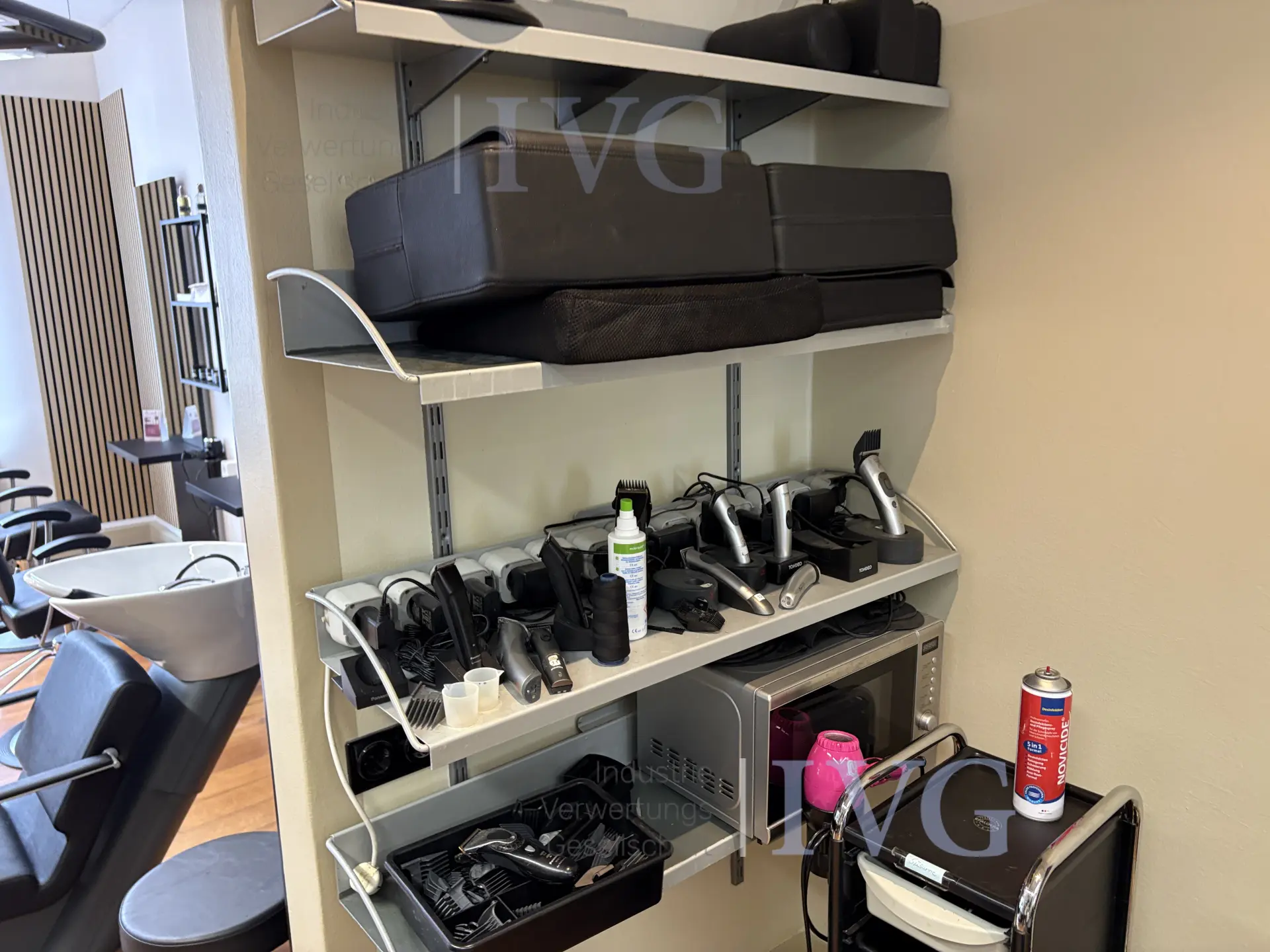 Posten Friseursalonmöbel – foto 7 – kavel bij IVG, Gütersloh