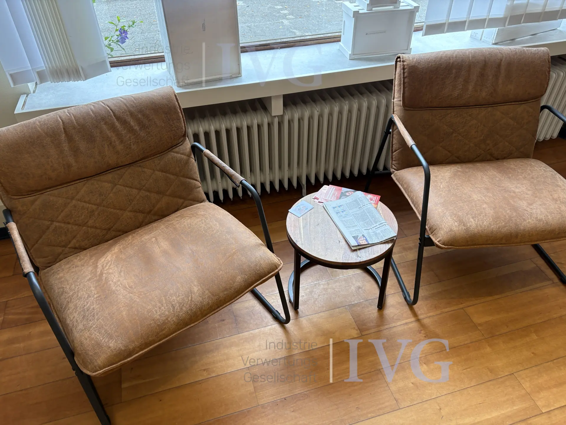 Wartebereich – foto 2 – kavel bij IVG, Gütersloh