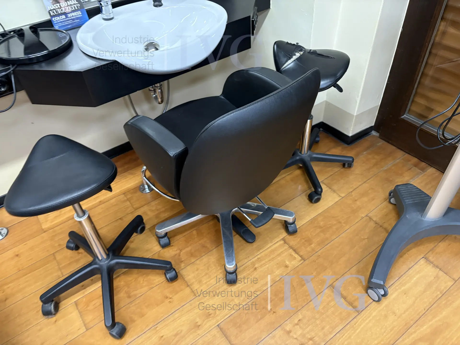 Posten Haarwaschbecken – foto 9 – kavel bij IVG, Gütersloh