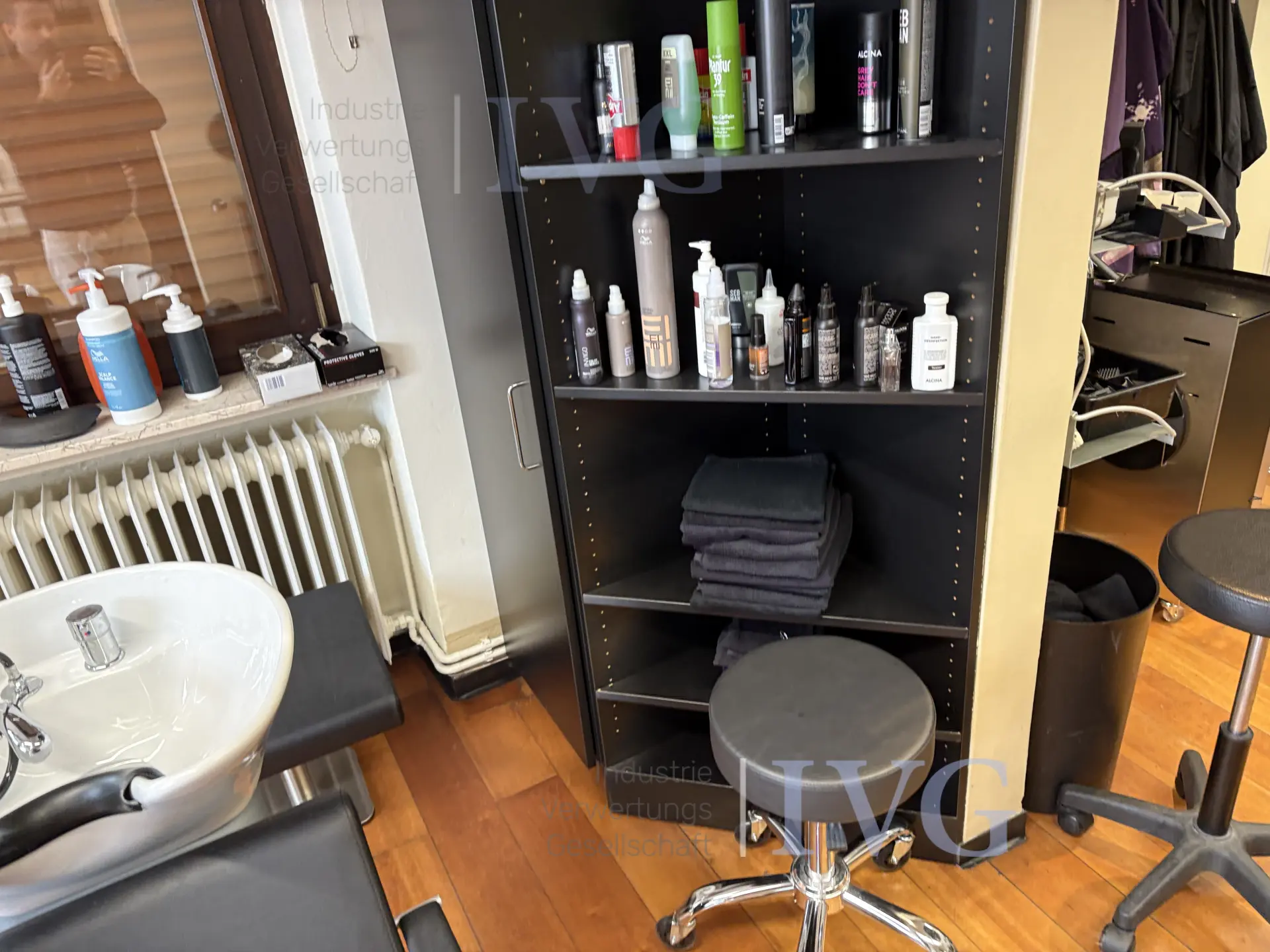 Posten Friseursalonmöbel – foto 4 – kavel bij IVG, Gütersloh