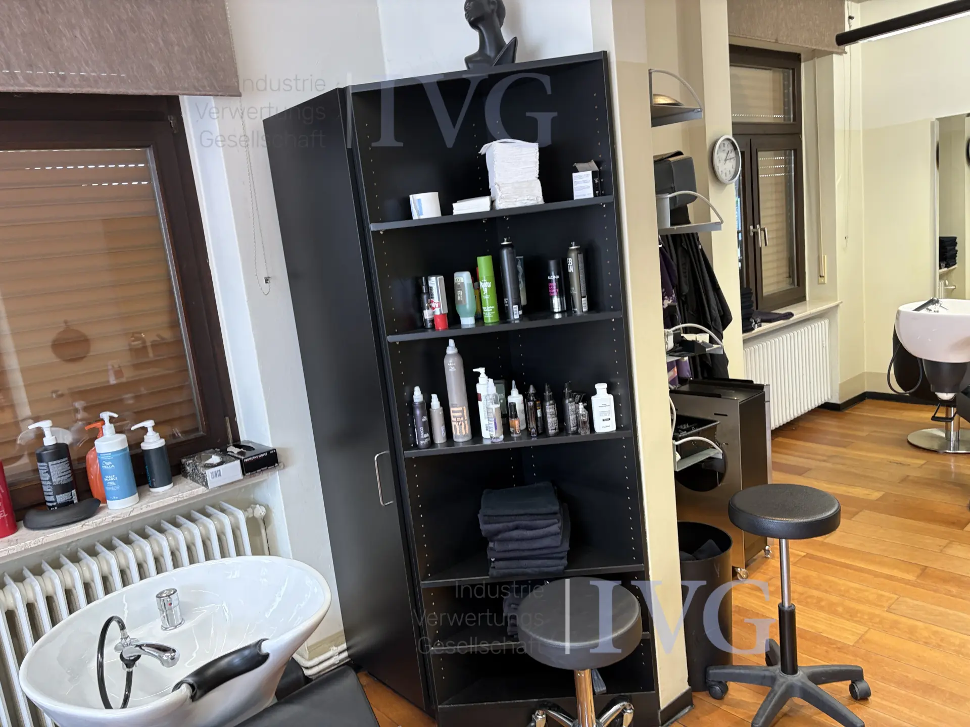 Posten Friseursalonmöbel – foto 2 – kavel bij IVG, Gütersloh
