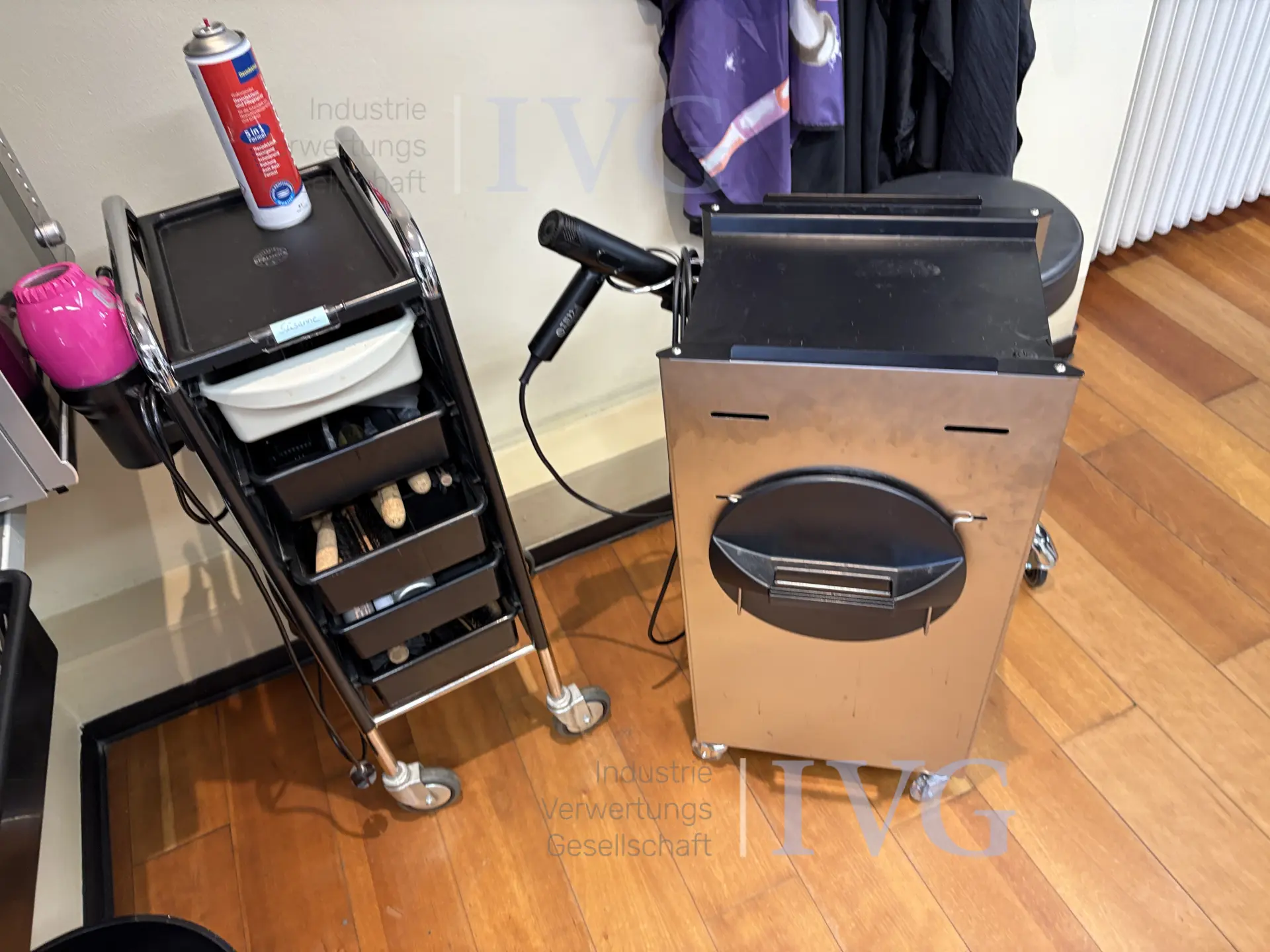 Friseurwagen Cadillac – foto 4 – kavel bij IVG, Gütersloh