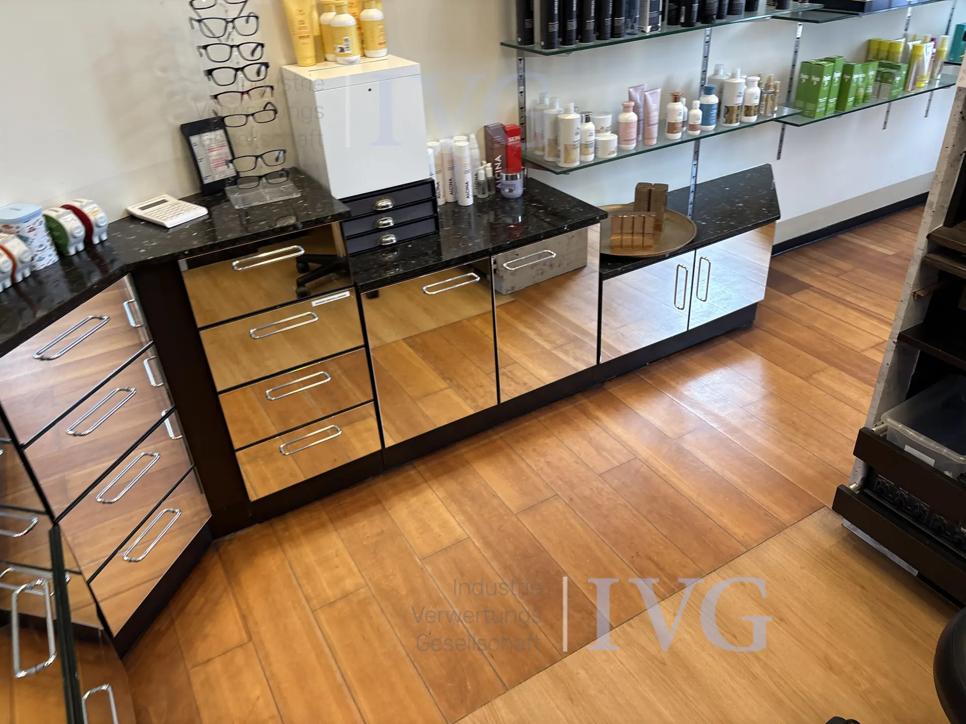 ontvangstbalie – foto 6 – kavel bij IVG, Gütersloh