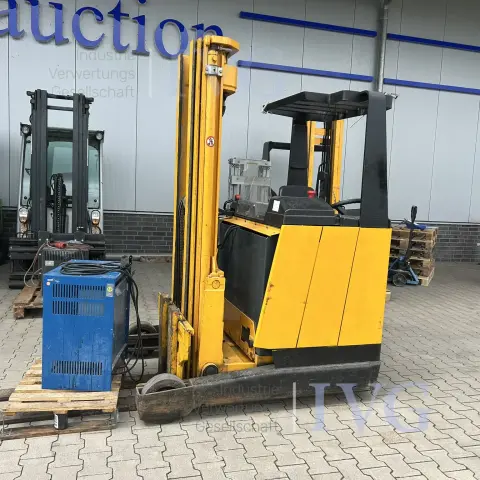 Schubmast-Gabelstapler JUNGHEINRICH