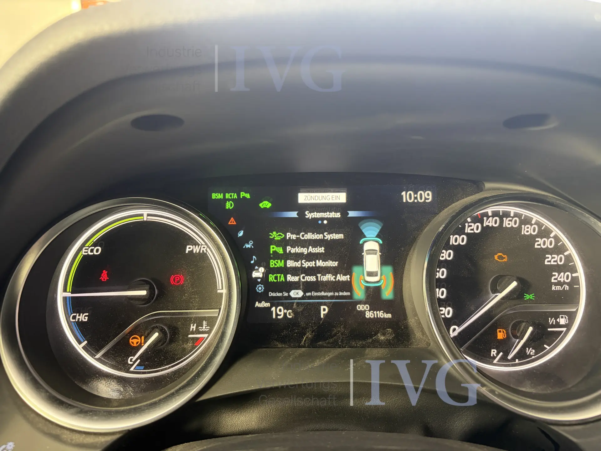 Limousine TOYOTA Camry – foto 23 – kavel bij IVG, Olfen