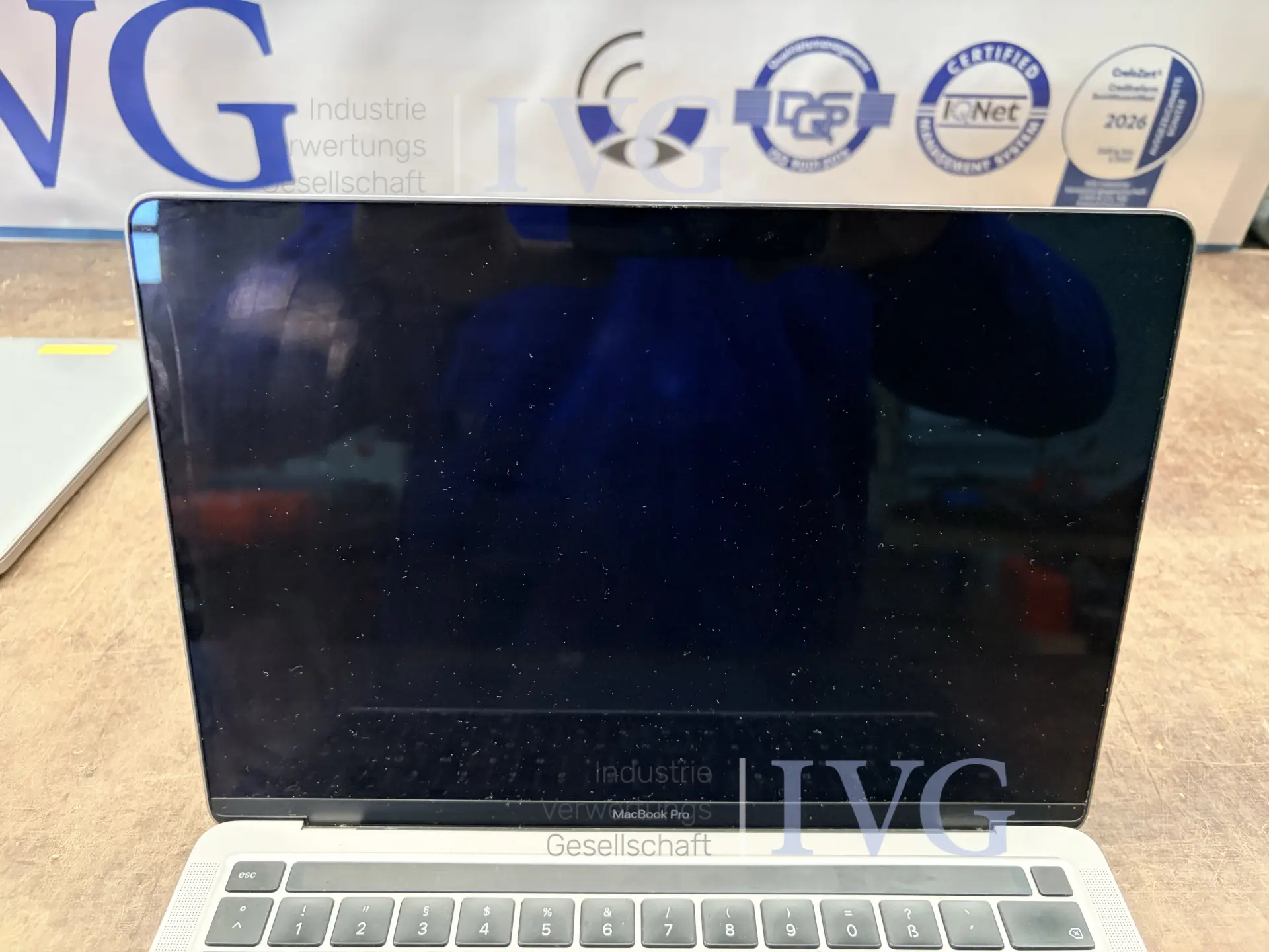 Notebook APPLE Mac Book A2251 – foto 2 – kavel bij IVG, Kirchlengern