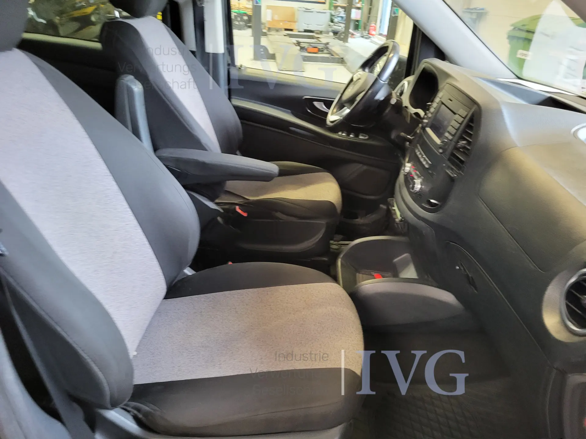 Multifunctioneel voertuig MERCEDES-BENZ Vito Tourer – foto 27 – kavel bij IVG, Kirchlengern