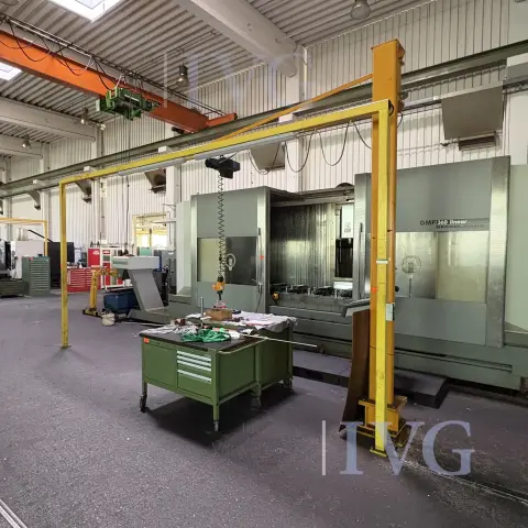 DEMAG column jib crane