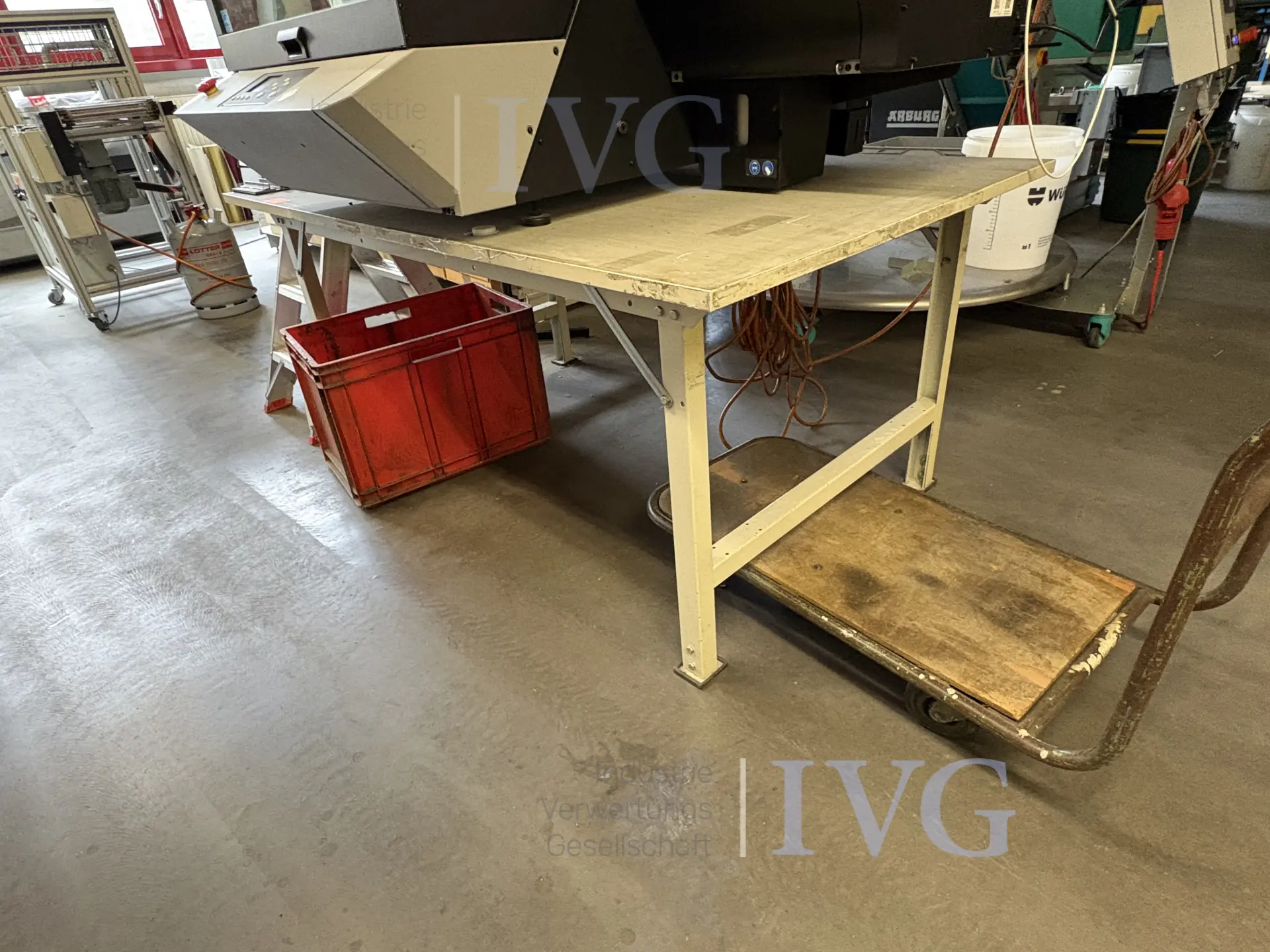 Arbeitstisch – foto 2 – kavel bij IVG, Freiberg