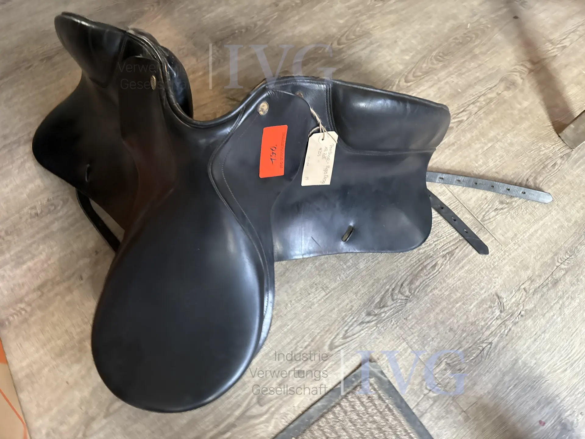 Paardrijzadel PRESTIGE Hippos Dressage – foto 2 – kavel bij IVG, Glandorf