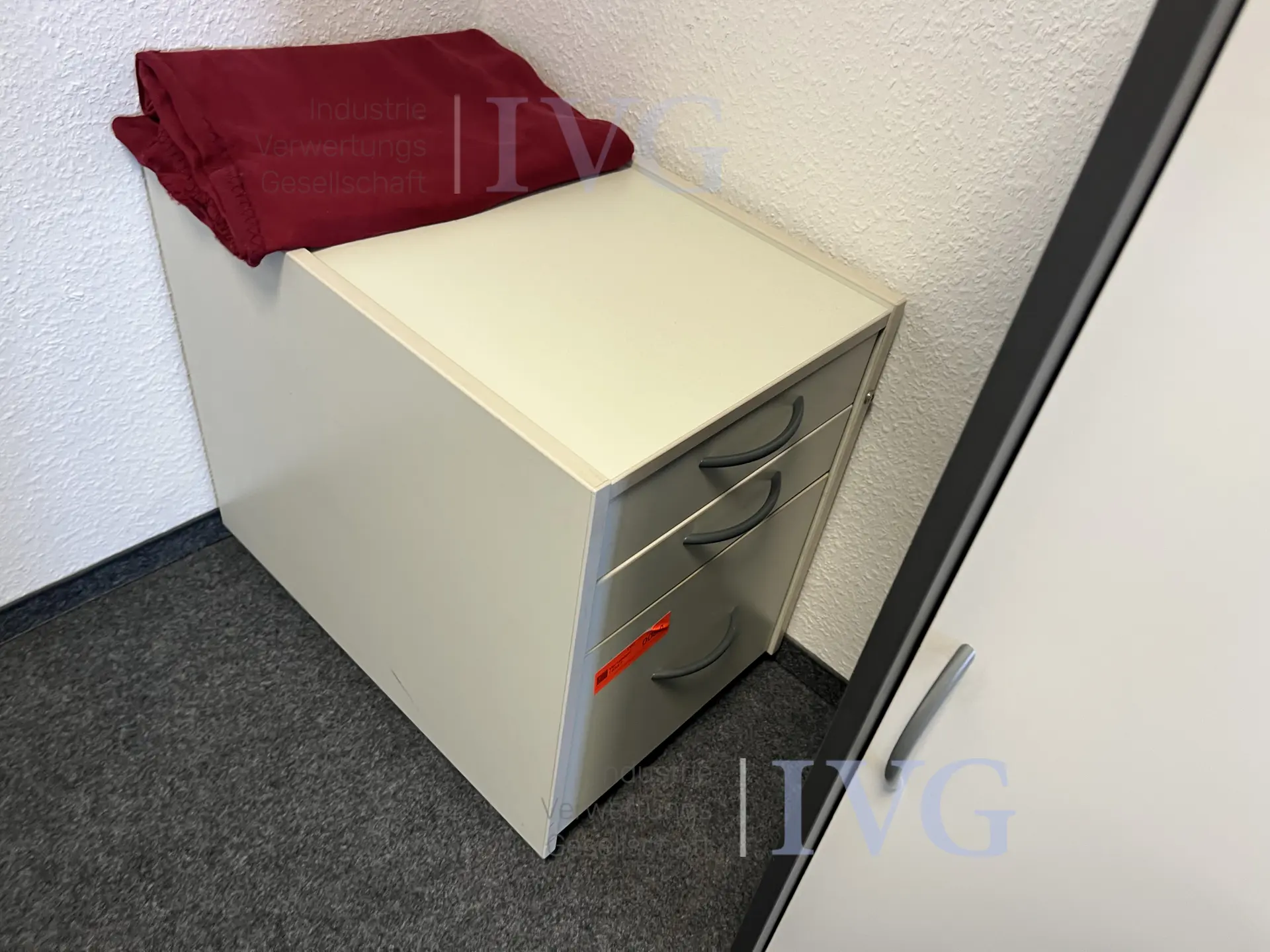 Schreibtische – foto 3 – kavel bij IVG, Emsdetten