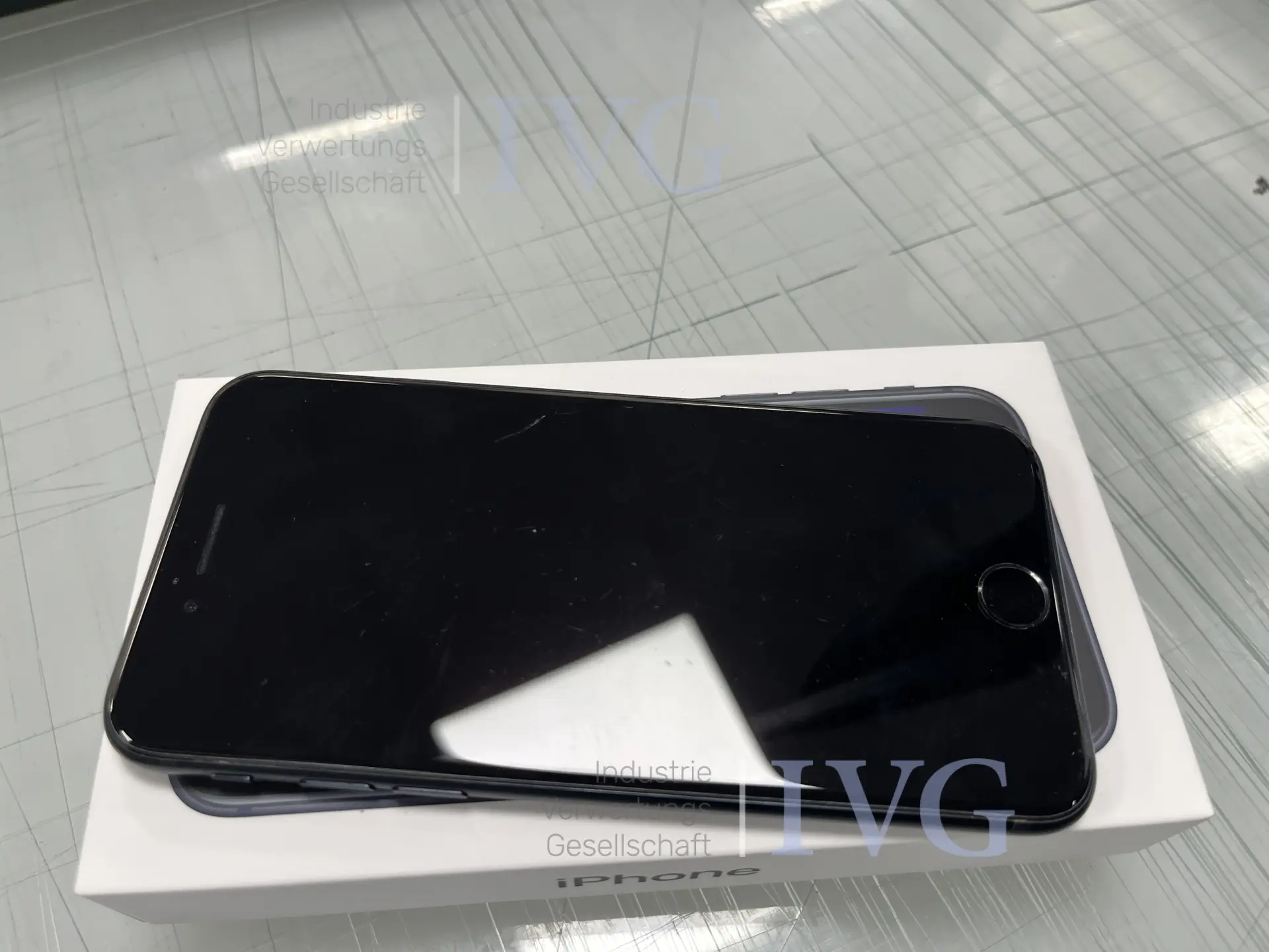 Smartphone APPLE iPhone SE – foto 2 – kavel bij IVG, Emsdetten