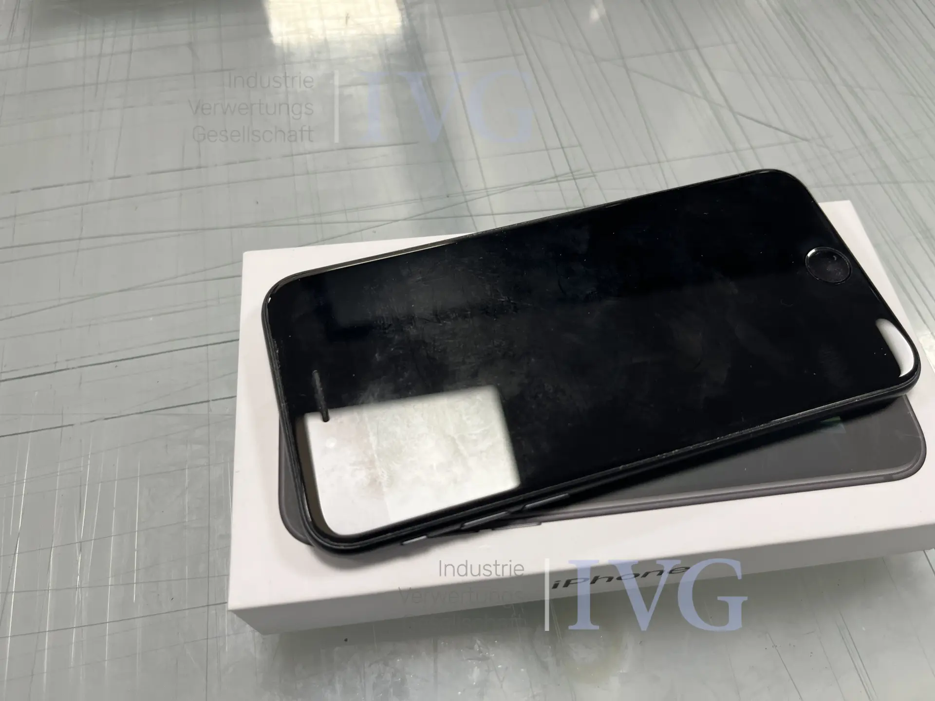 Smartphone APPLE iPhone SE – foto 2 – kavel bij IVG, Emsdetten