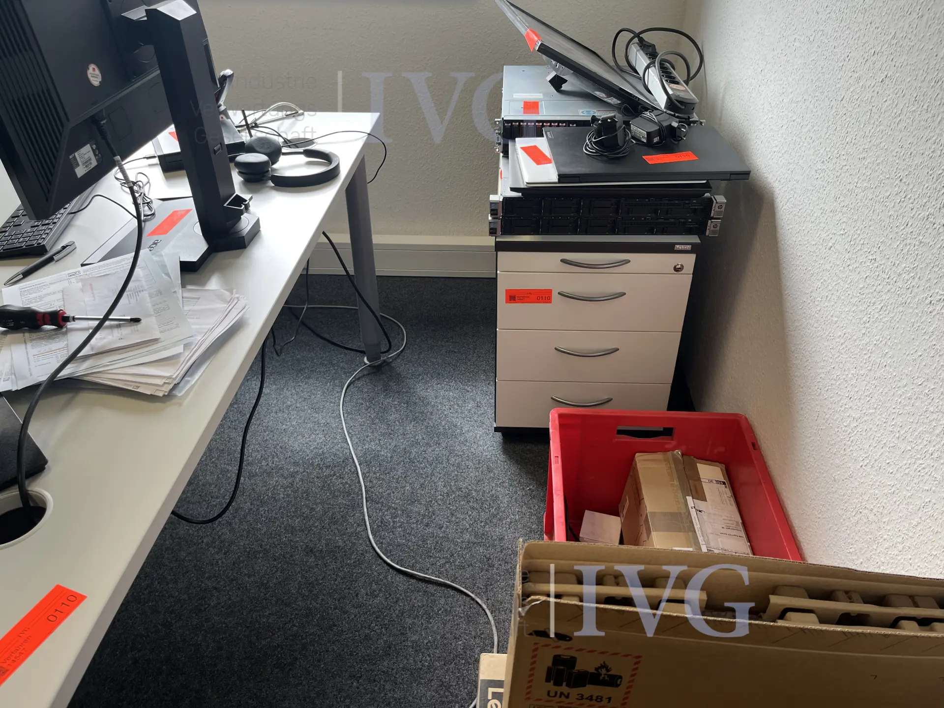 Schreibtische – foto 5 – kavel bij IVG, Emsdetten