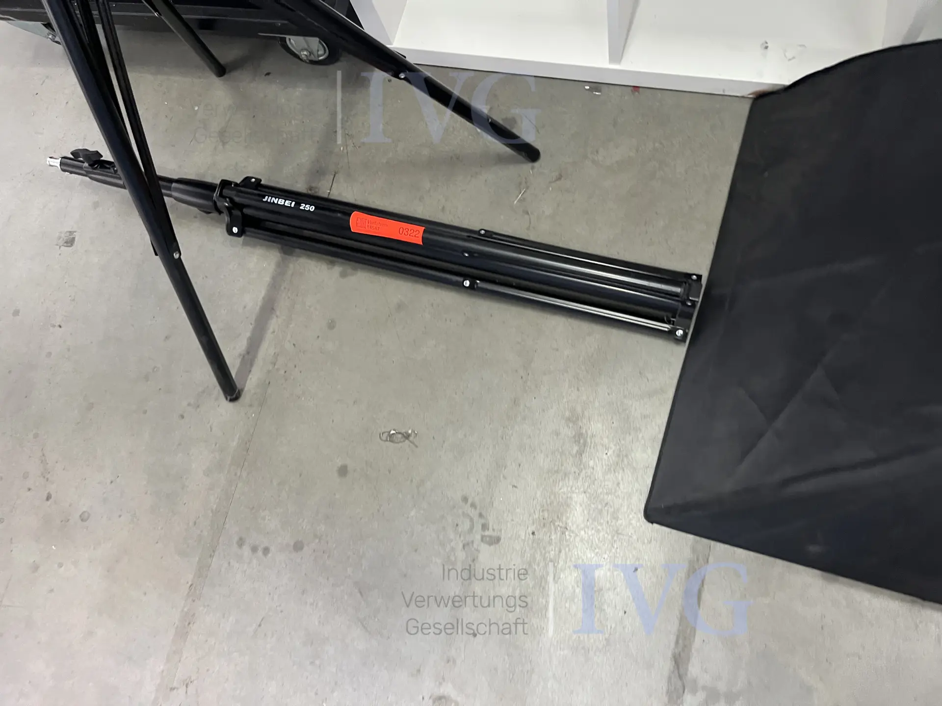 LED-Dauerlicht / Studiolampe für Videoaufnahmen JINBEI EF-200 LED – foto 5 – kavel bij IVG, Emsdetten