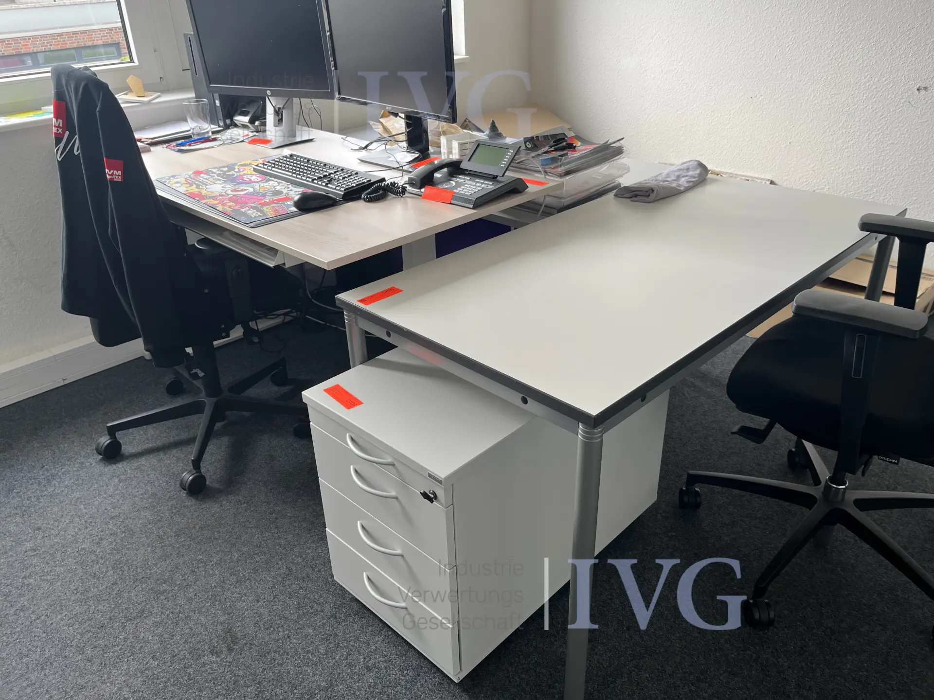 elektrisch höhenverstellbarer Schreibtisch – foto 2 – kavel bij IVG, Emsdetten
