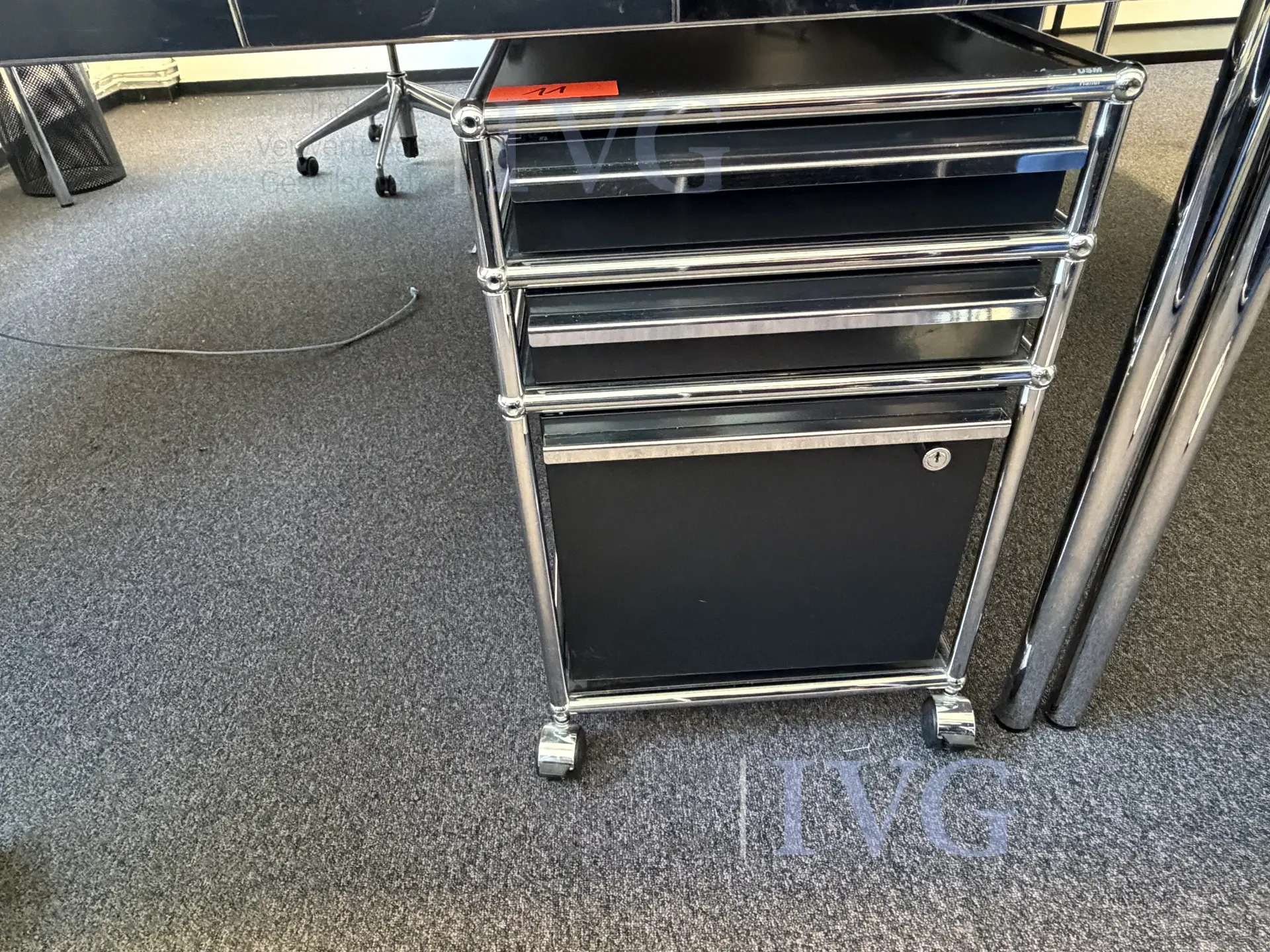 Schreibtisch USM HALLER – foto 4 – kavel bij IVG, Herford