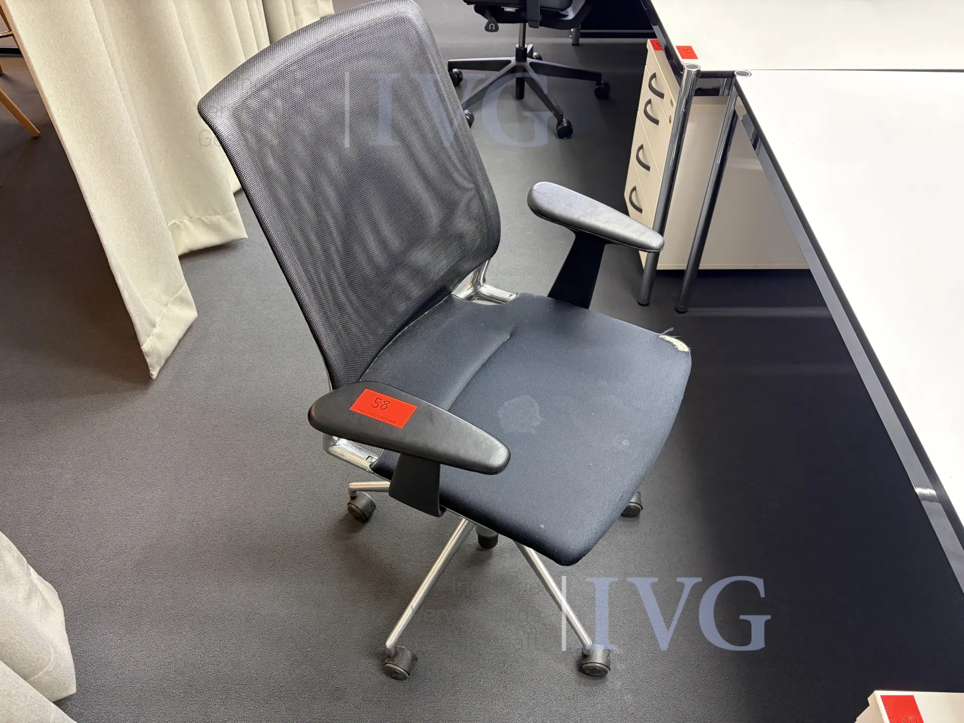 Schreibtisch USM HALLER – foto 3 – kavel bij IVG, Herford