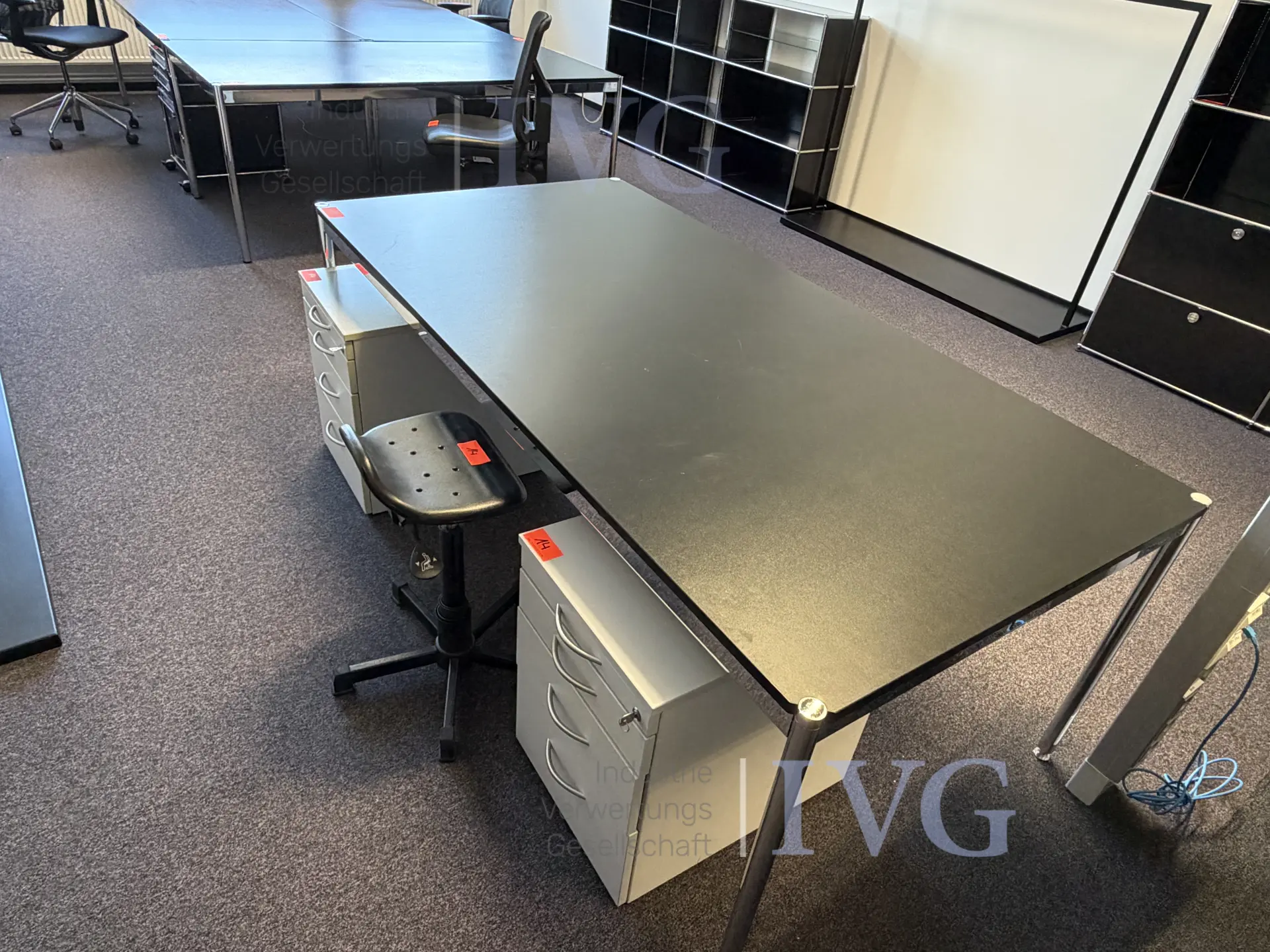 Schreibtische – foto 4 – kavel bij IVG, Herford