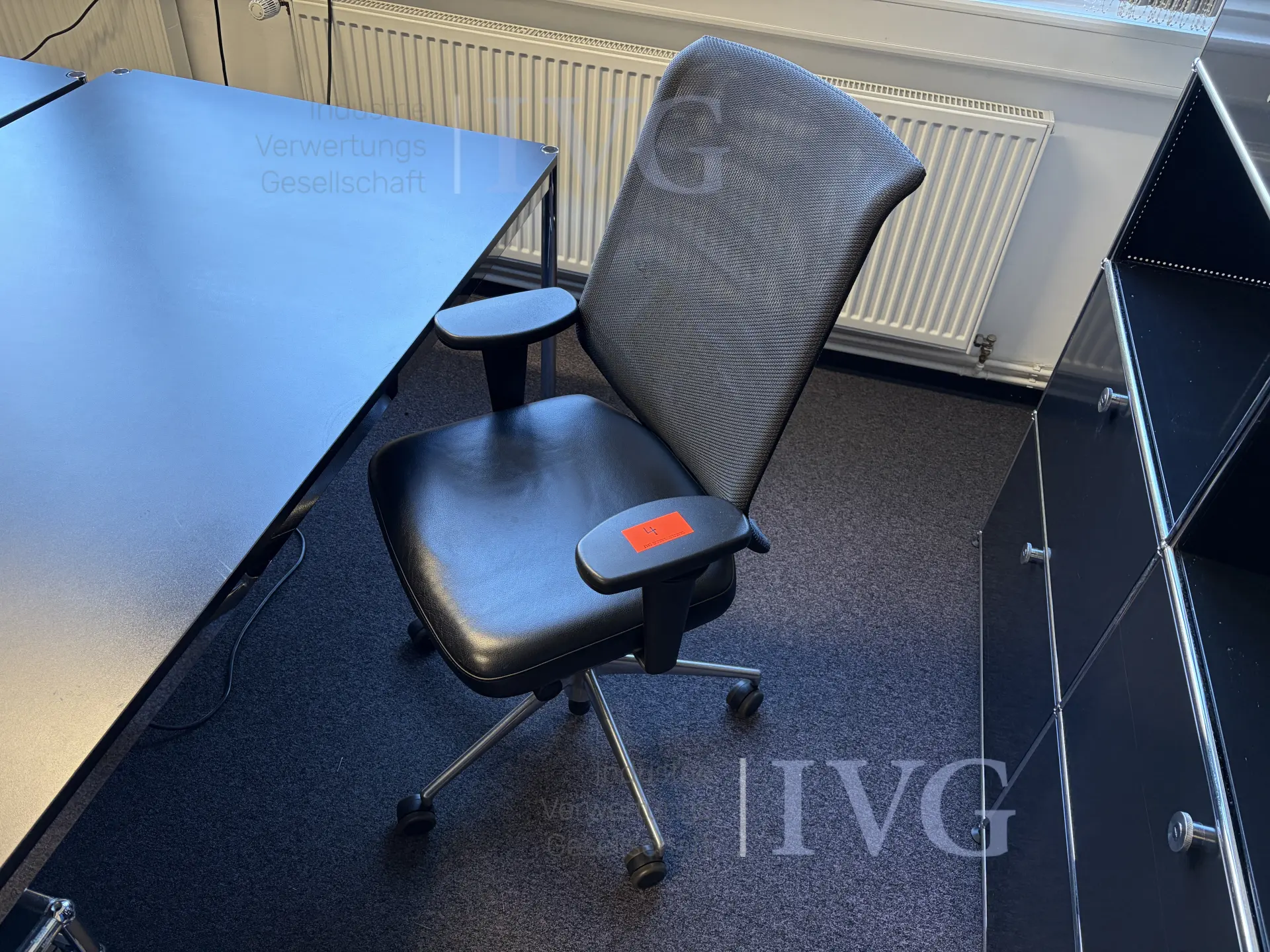 Schreibtisch USM HALLER – foto 2 – kavel bij IVG, Herford