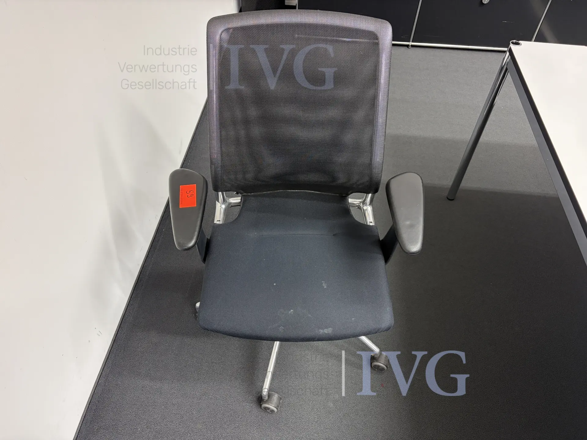 Schreibtisch – foto 2 – kavel bij IVG, Herford