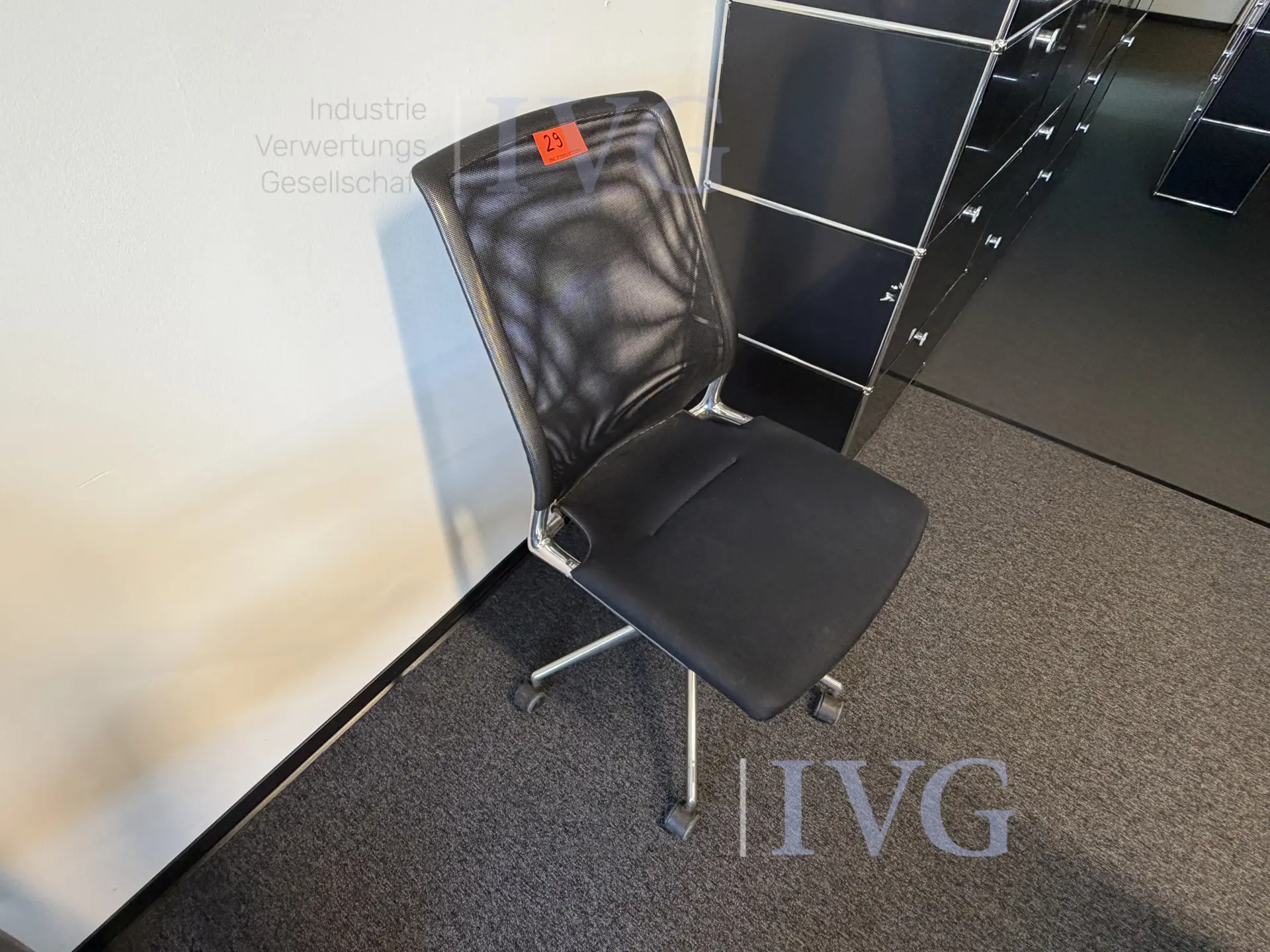 Schreibtisch – foto 2 – kavel bij IVG, Herford