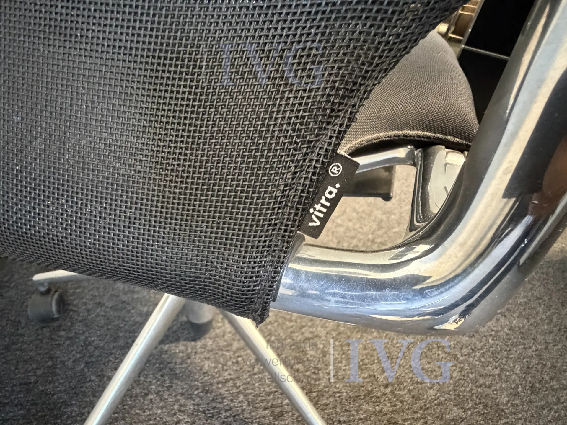 Schreibtisch – foto 3 – kavel bij IVG, Herford