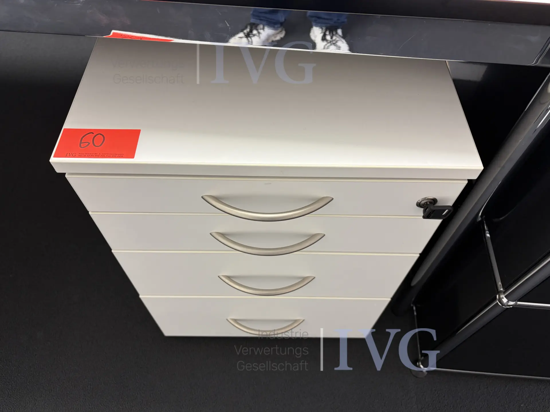 Schreibtisch – foto 5 – kavel bij IVG, Herford
