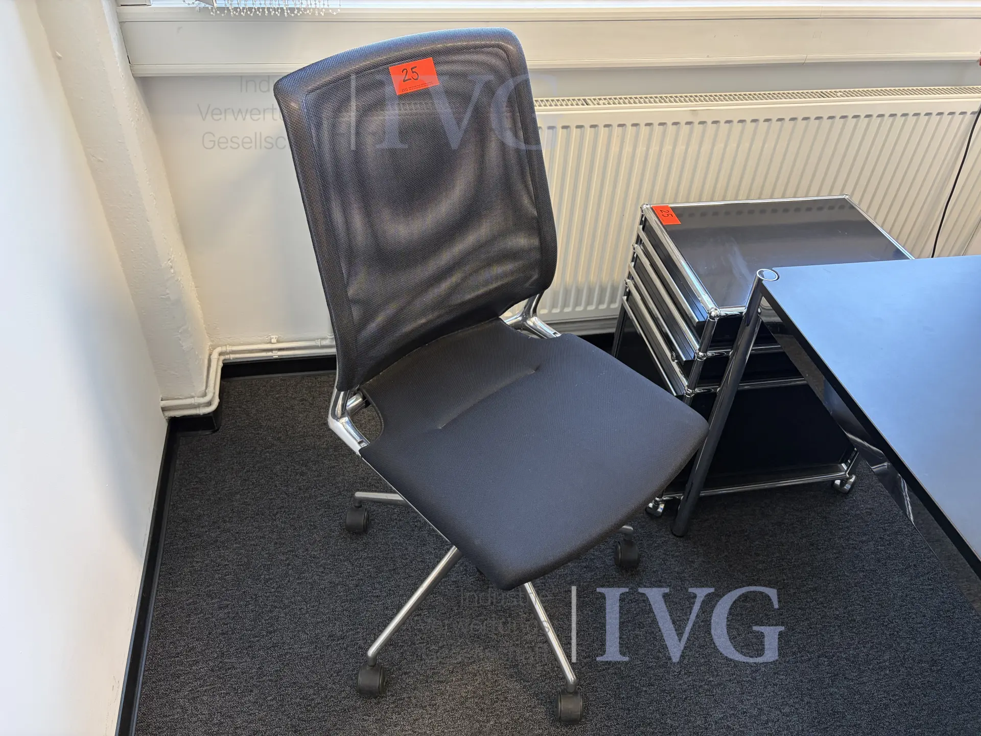 Schreibtisch USM HALLER – foto 2 – kavel bij IVG, Herford