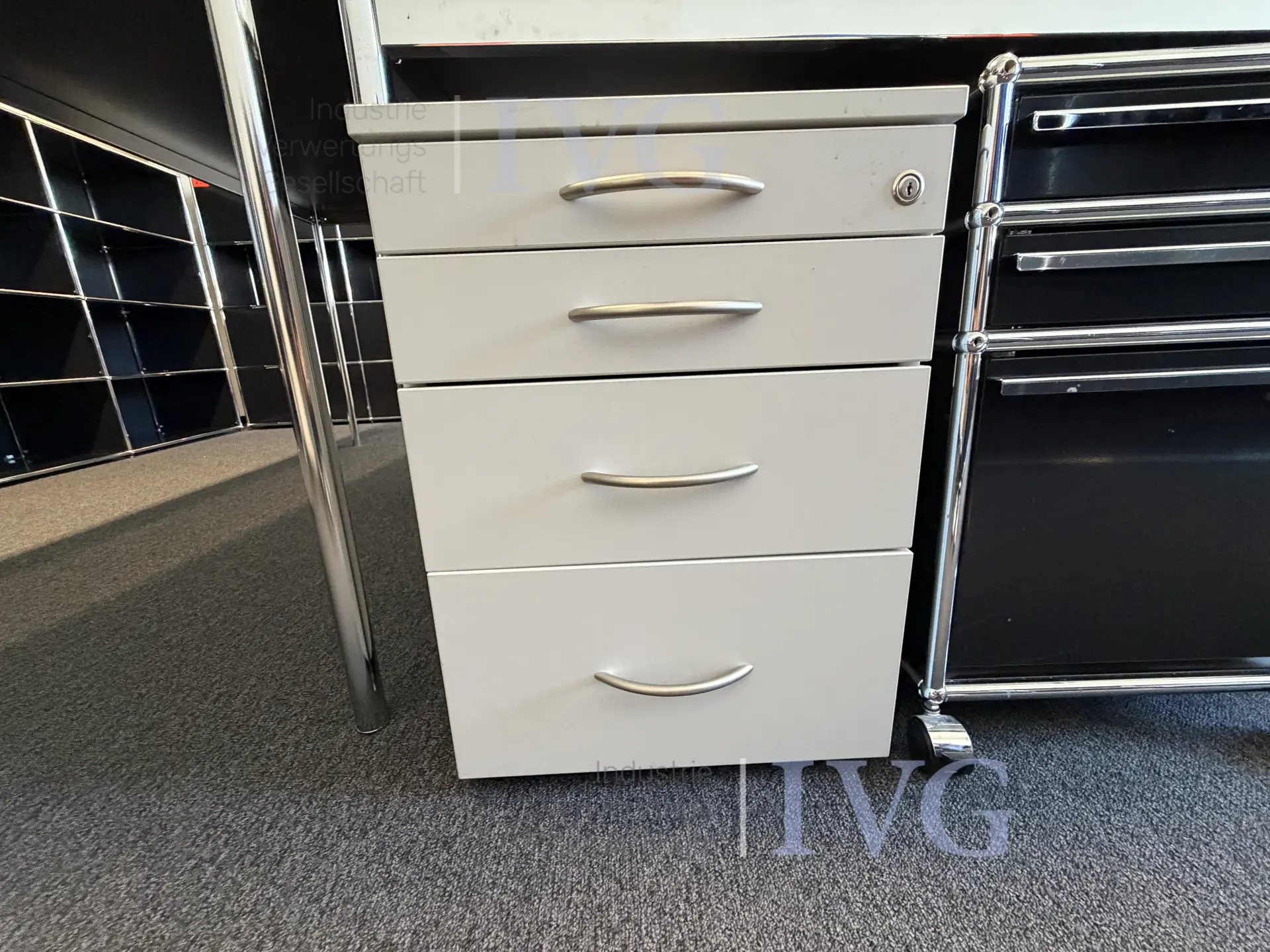 Stehtisch – foto 4 – kavel bij IVG, Herford