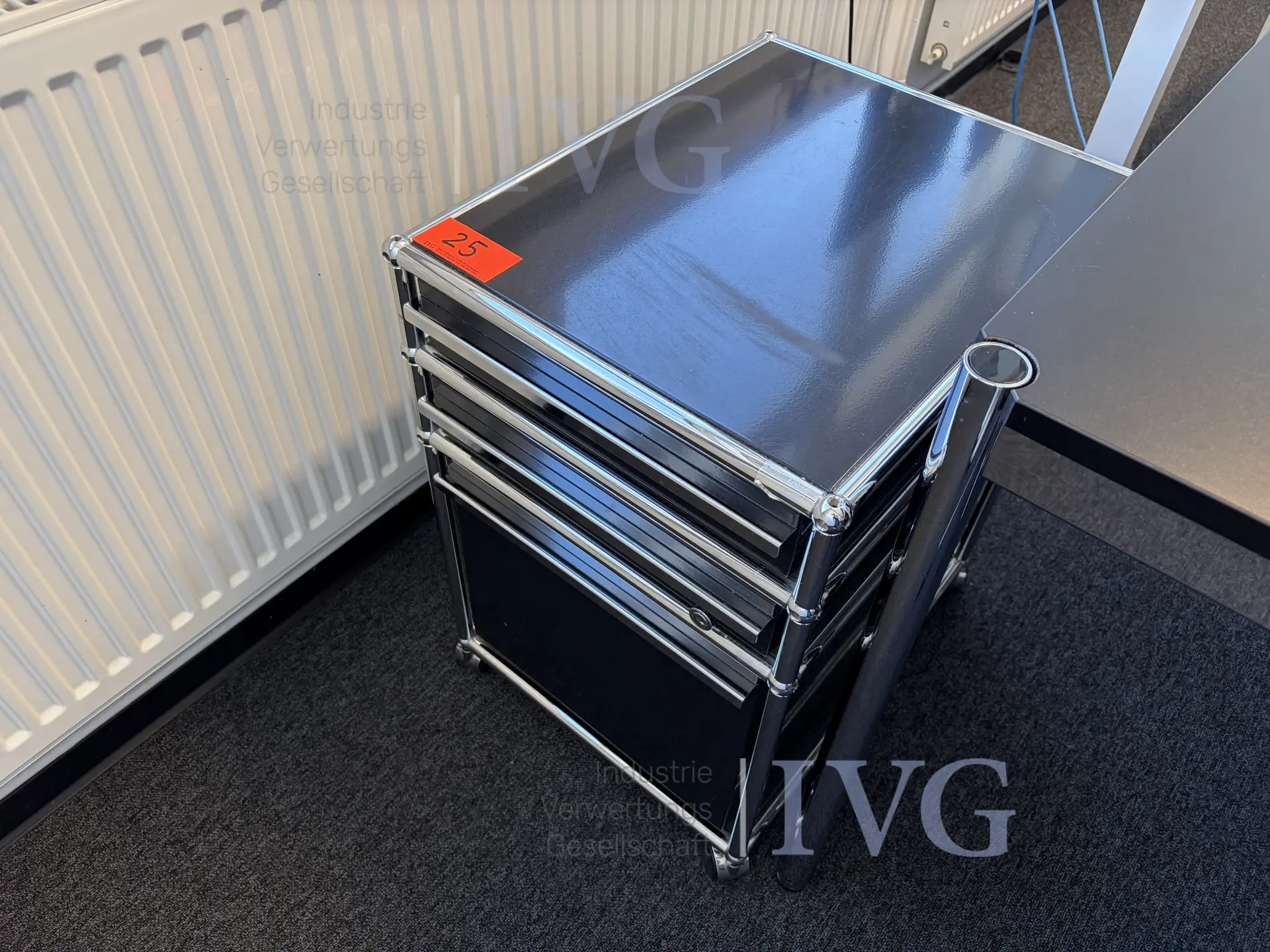 Schreibtisch USM HALLER – foto 4 – kavel bij IVG, Herford