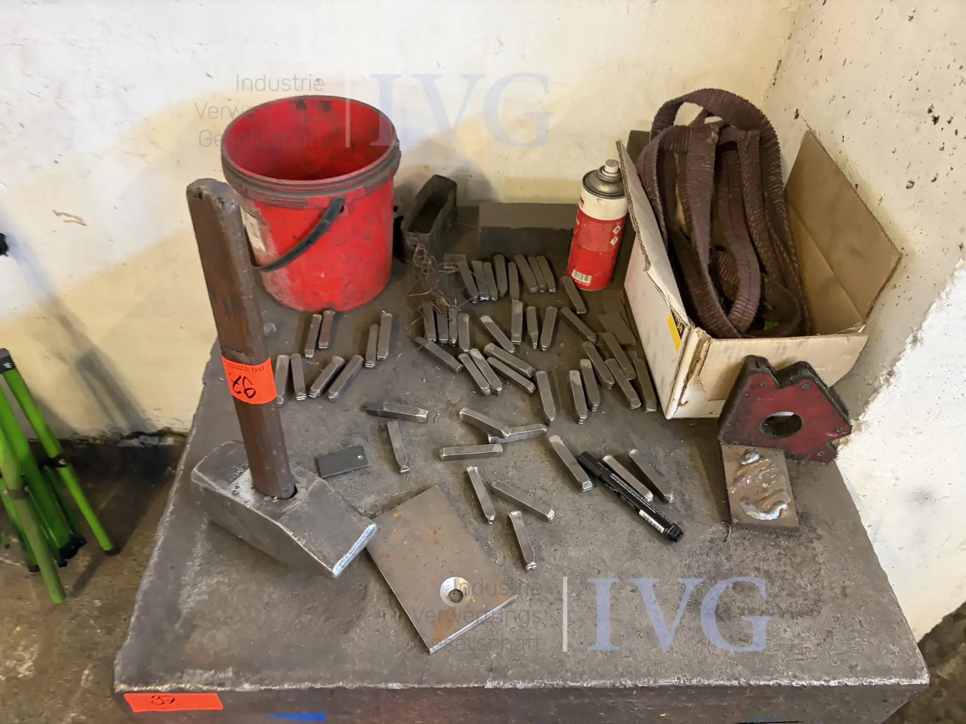 Stahl-Arbeitstisch – foto 2 – kavel bij IVG, Bautzen