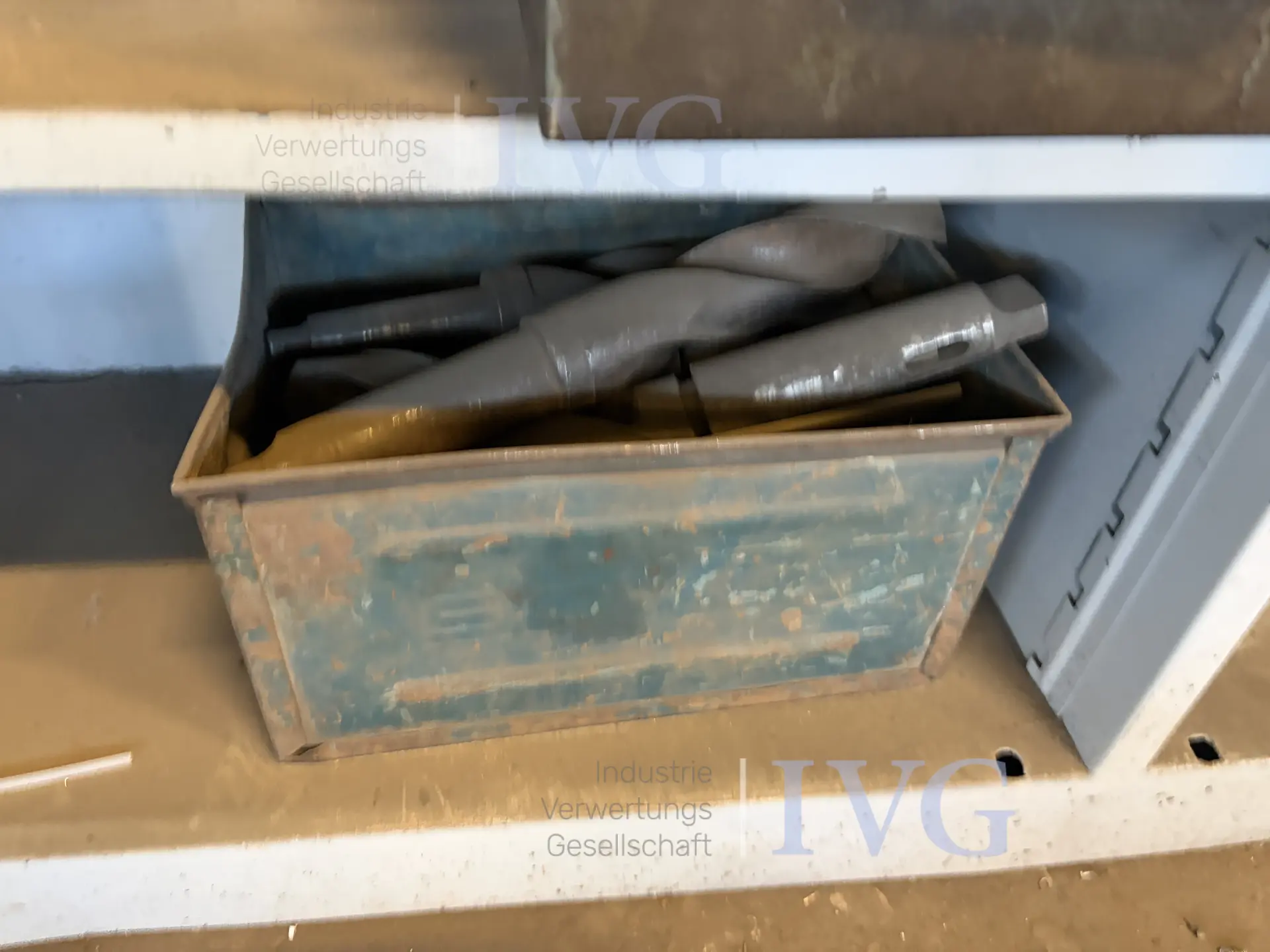 Stalen kast (grijs) – foto 5 – kavel bij IVG, Bautzen