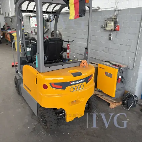 E-Gabelstapler JUNGHEINRICH EFGBC320