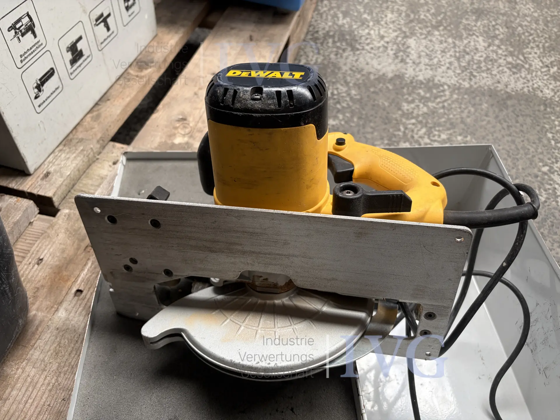 Handkreissäge DEWALT D23550-QS – foto 7 – kavel bij IVG, Kirchlengern