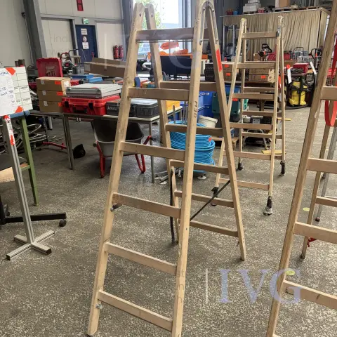 Деревянная стремянка WÜRTH