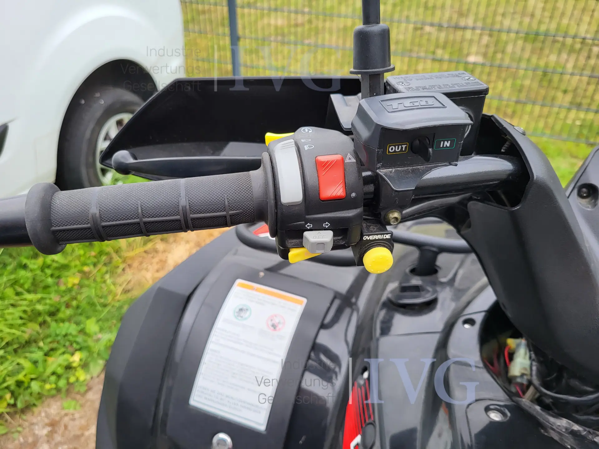 LOF. ZUGM. Landbouwtractor TBG Blade 1000 EFI EPS – foto 18 – kavel bij IVG, Kirchlengern
