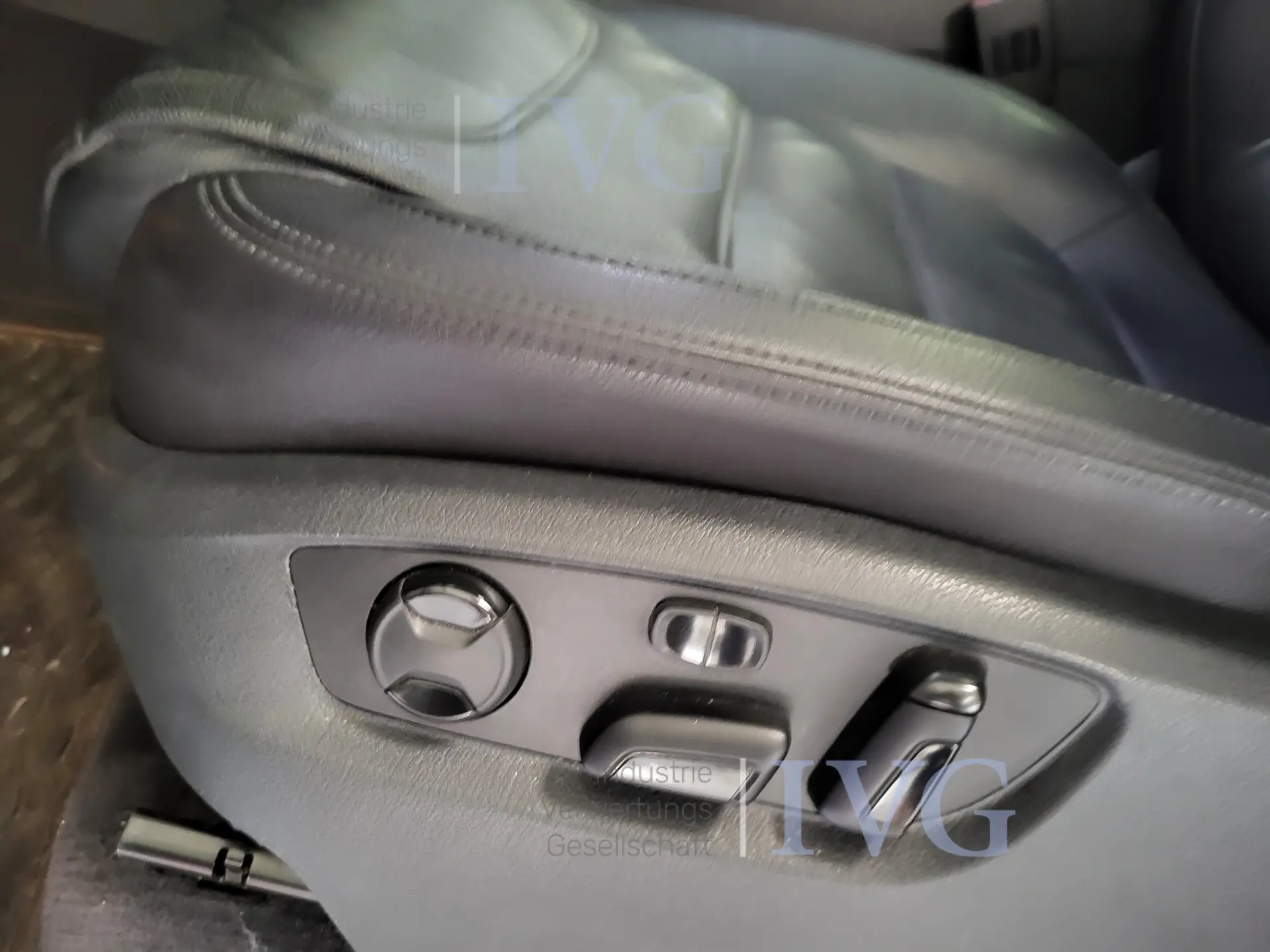 VW Touareg stationwagen – foto 17 – kavel bij IVG, Kirchlengern