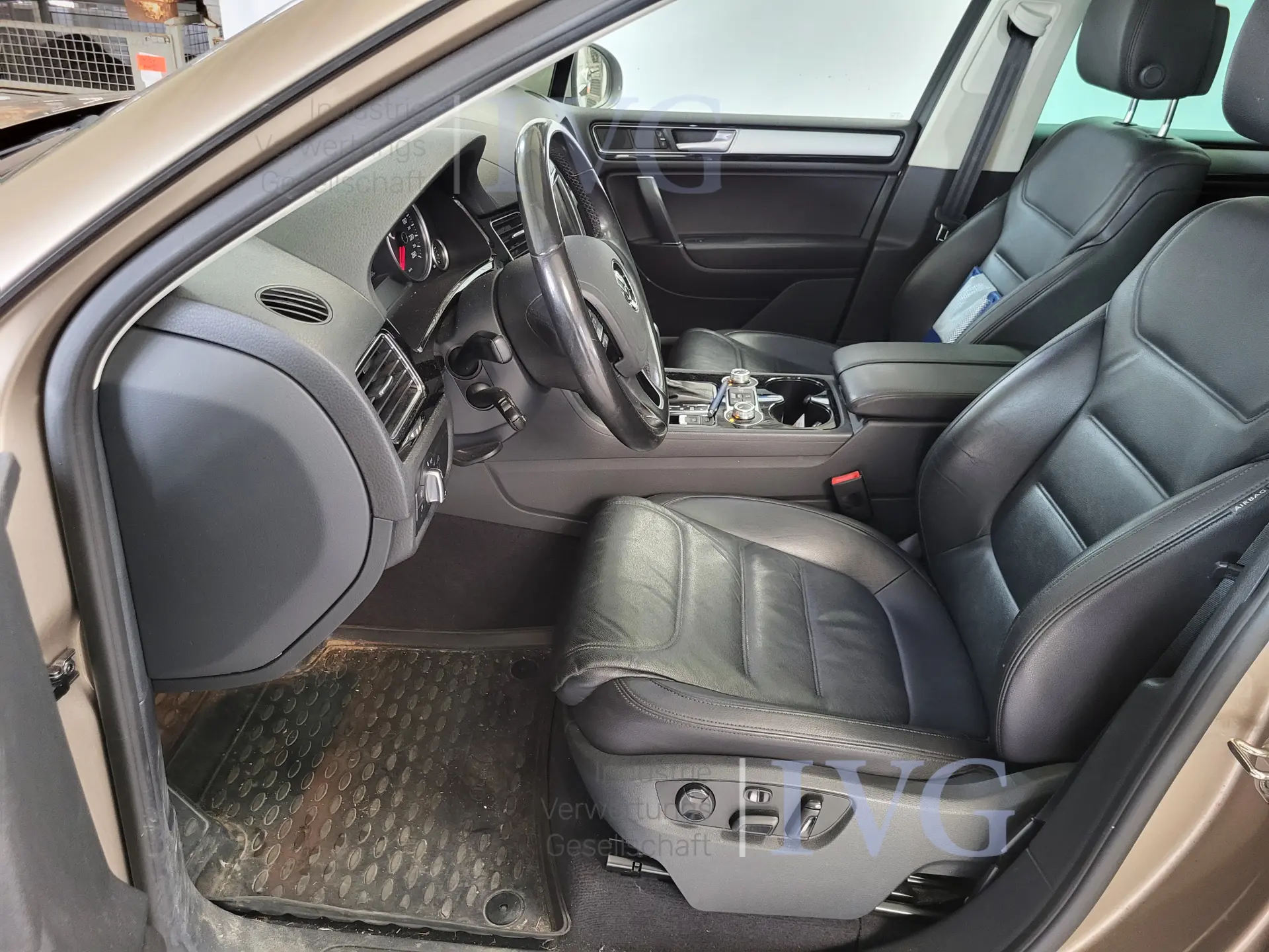 VW Touareg stationwagen – foto 16 – kavel bij IVG, Kirchlengern