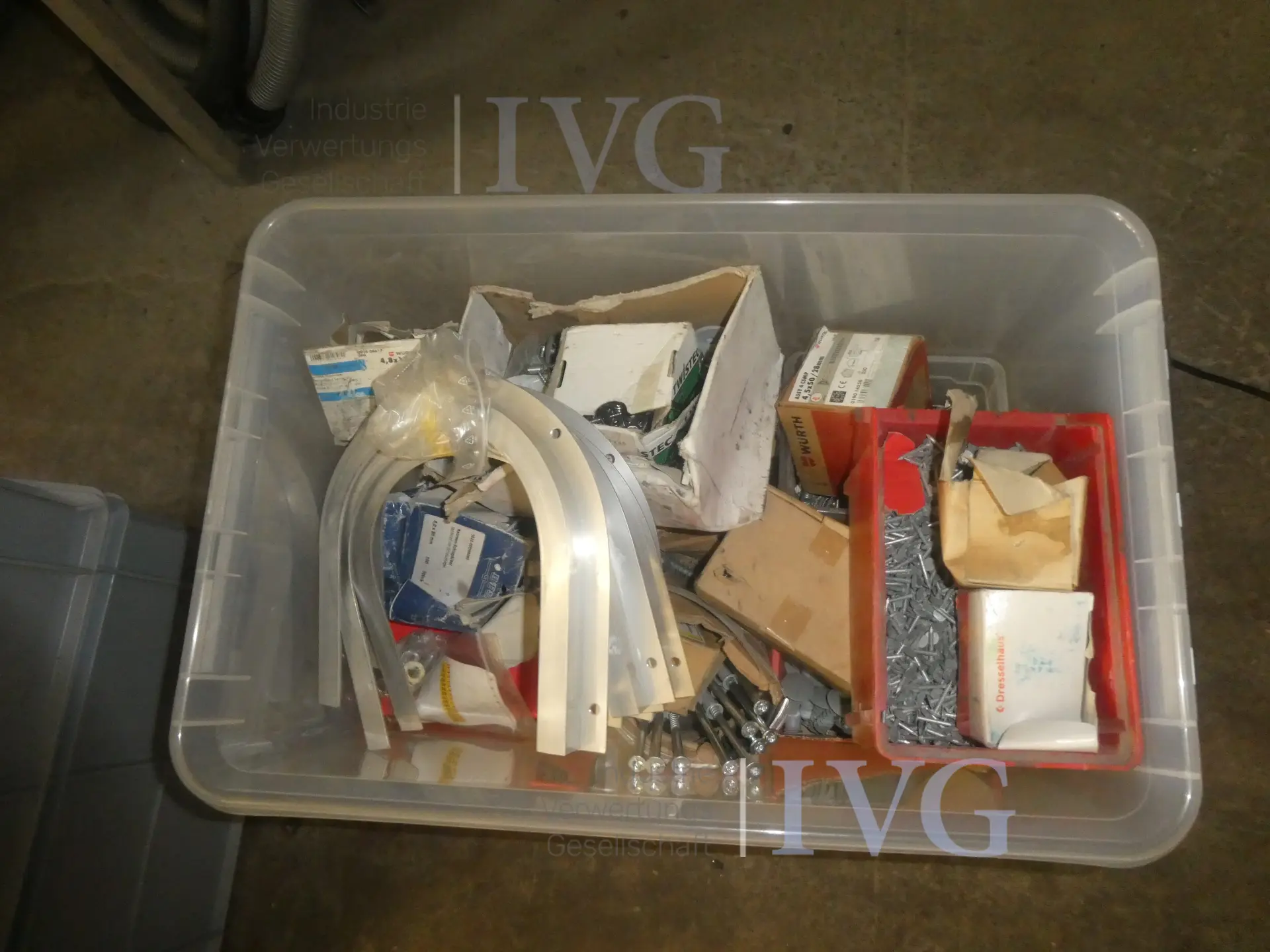 Inhoud van de opslagruimte – foto 11 – kavel bij IVG, Oberhausen