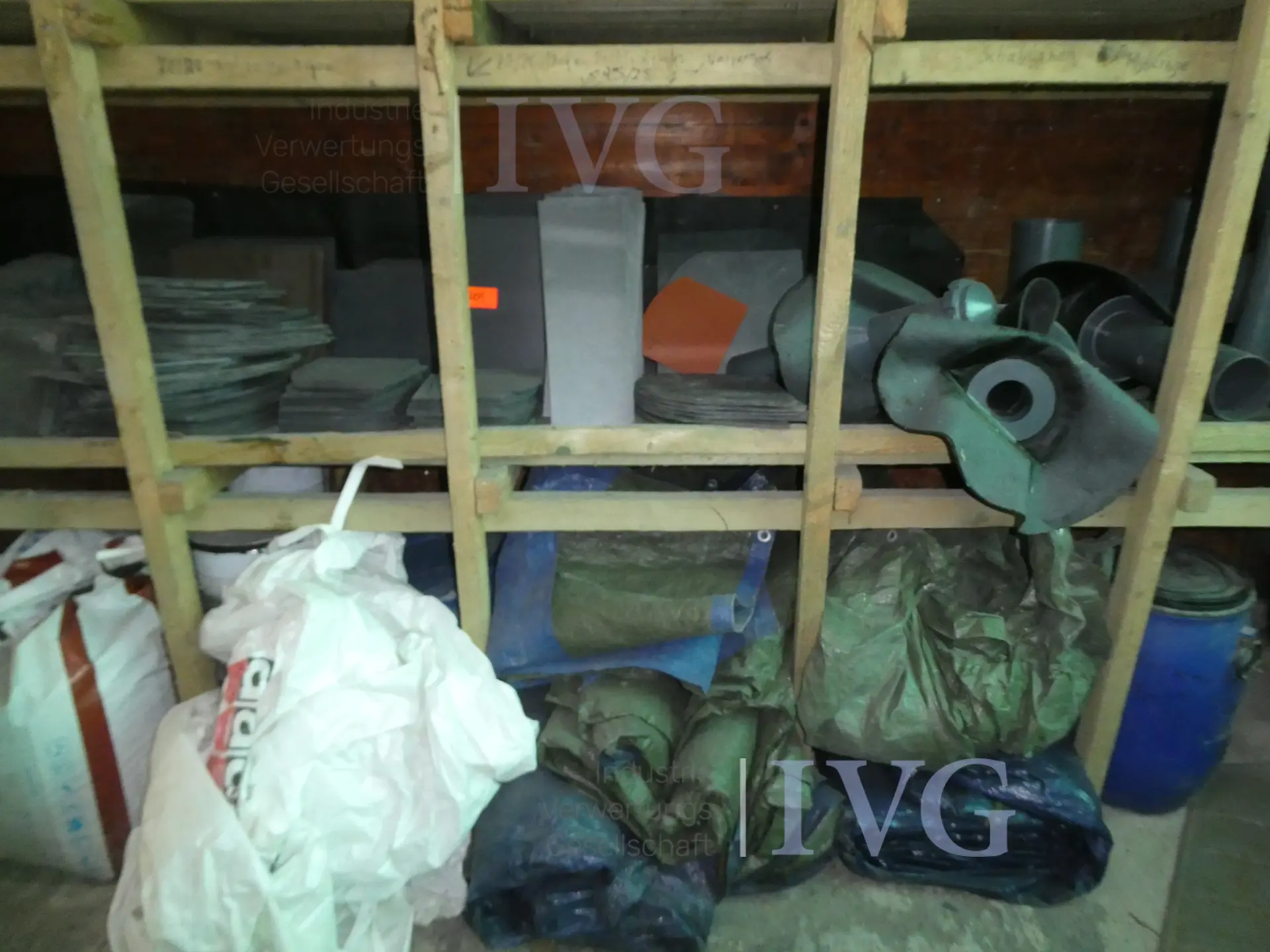Inhoud van de opslagruimte – foto 16 – kavel bij IVG, Oberhausen