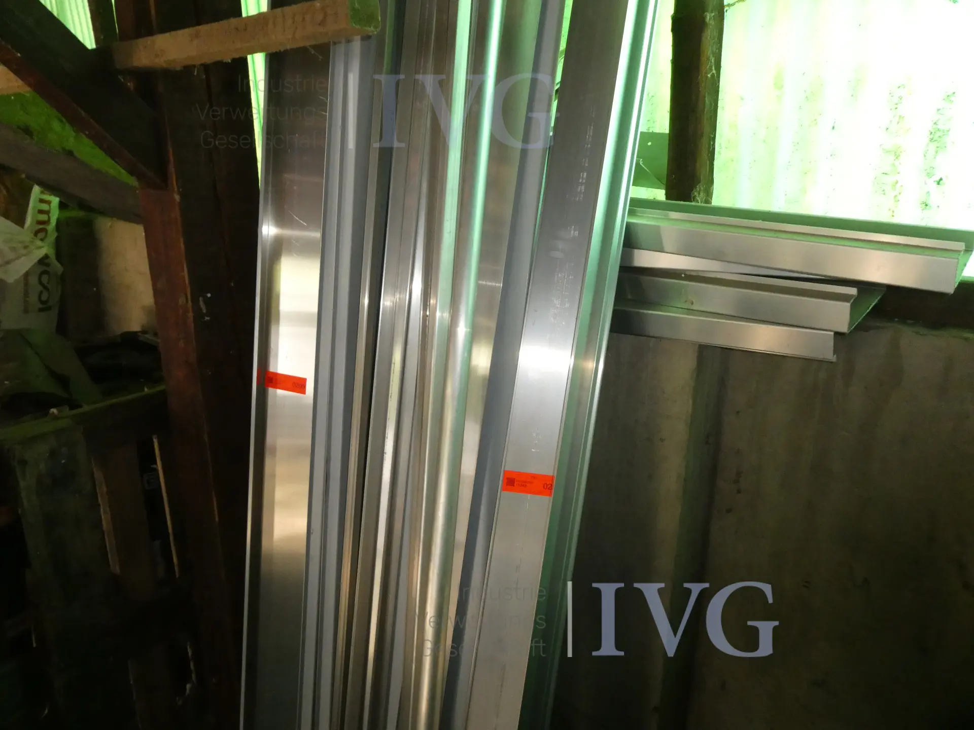 Voorraad aluminium rails – foto 3 – kavel bij IVG, Oberhausen