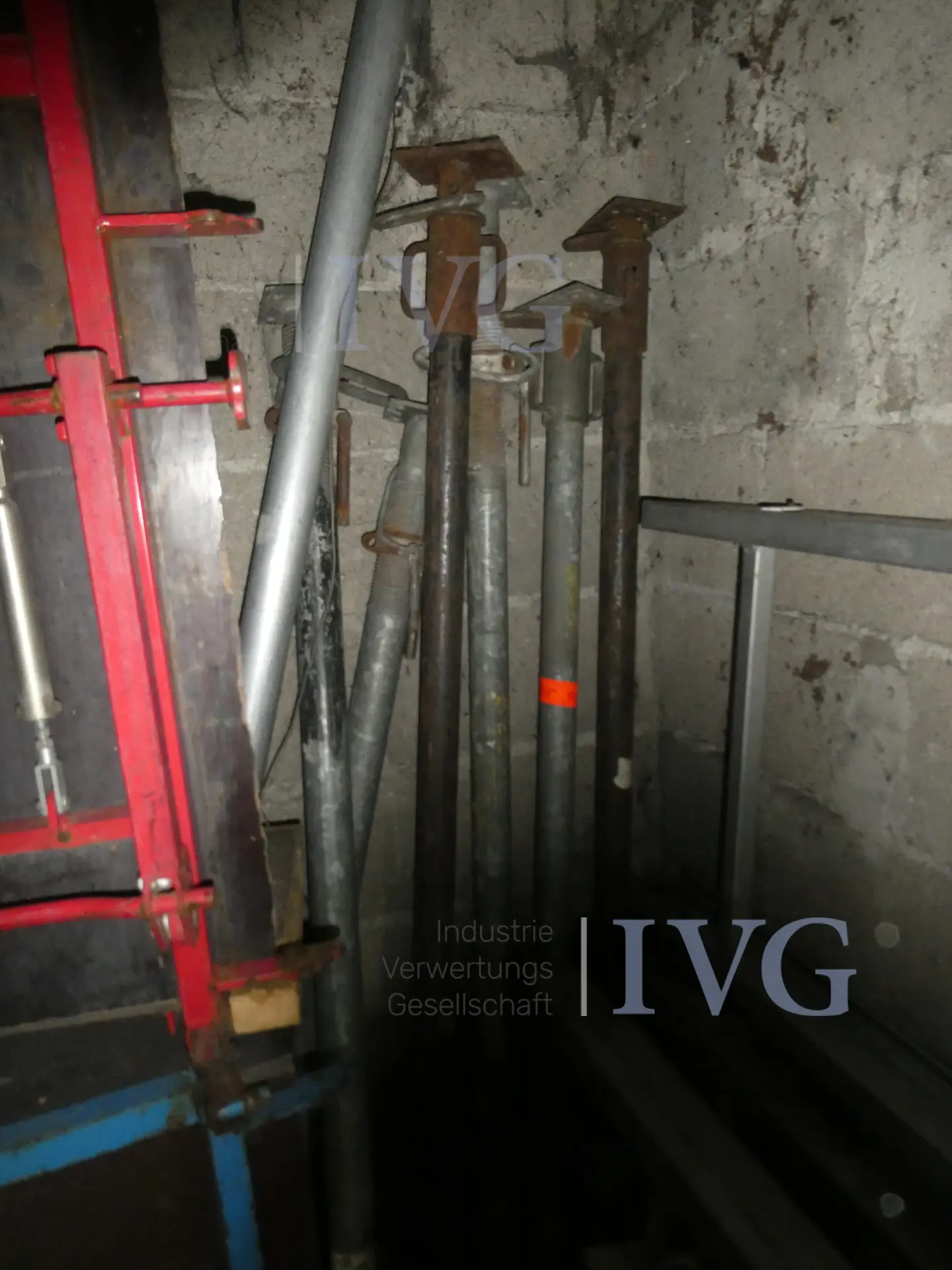 Stalen bouwsteunen – foto 2 – kavel bij IVG, Oberhausen