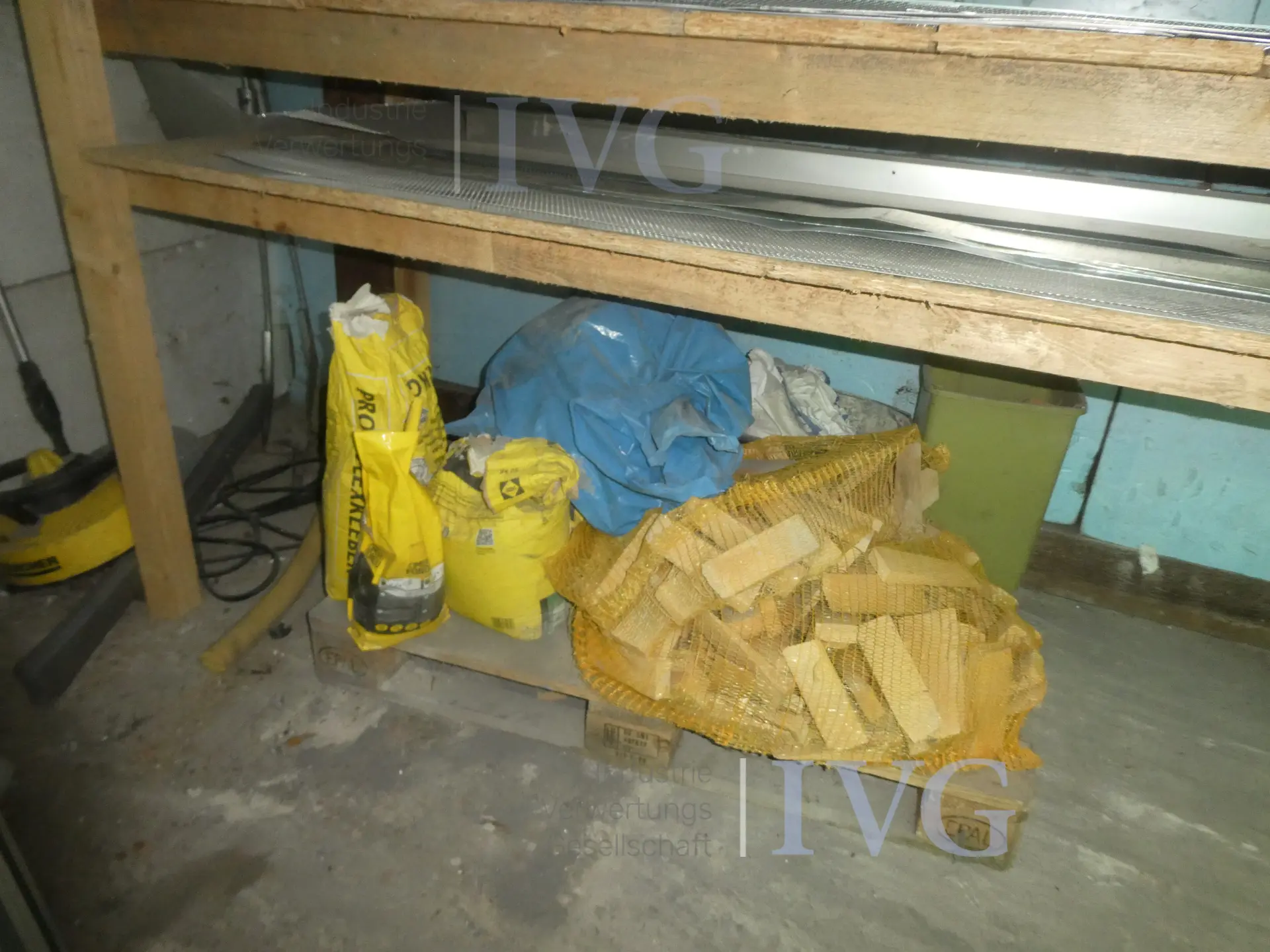 Inhoud van de opslagruimte – foto 7 – kavel bij IVG, Oberhausen