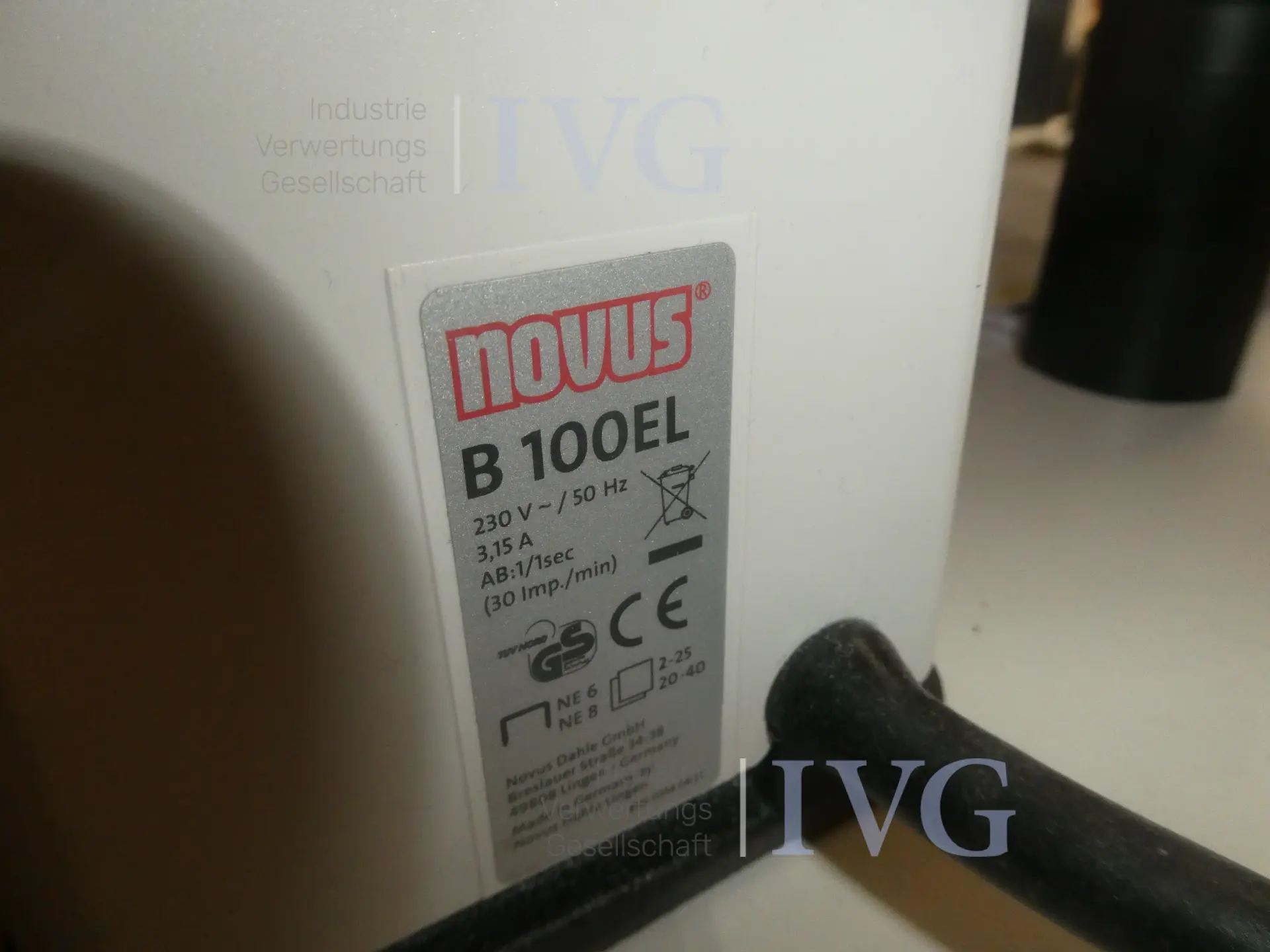 elektrische nietmachine NOVUS B100EL – foto 3 – kavel bij IVG, Oberhausen