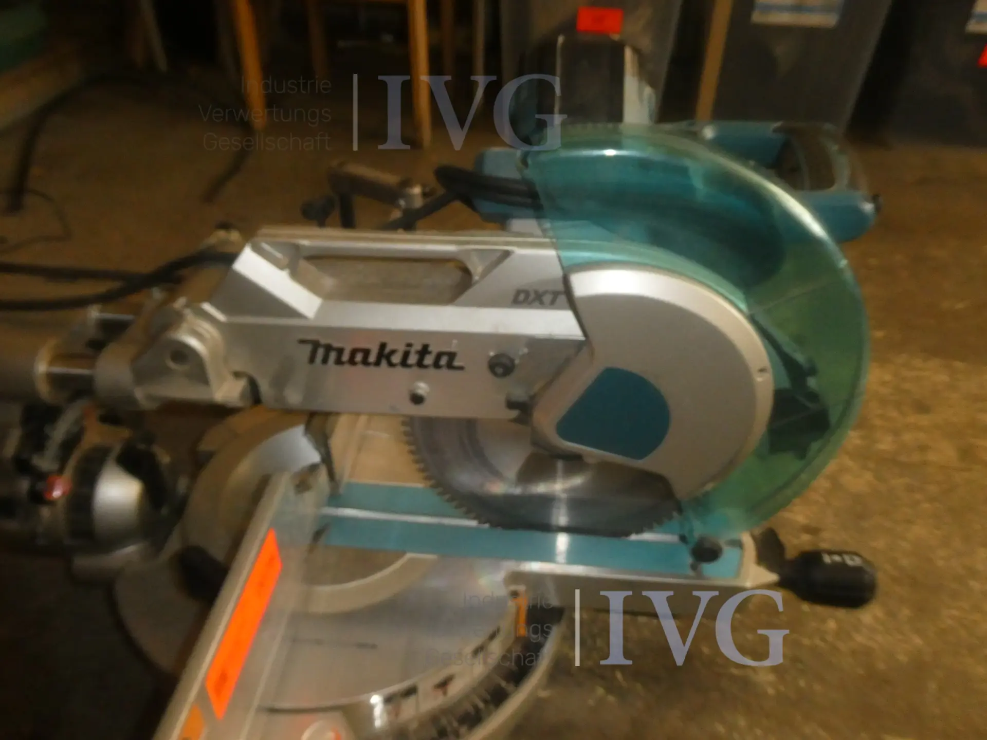 Afkort- en verstekzaag MAKITA LS1016L – foto 5 – kavel bij IVG, Oberhausen